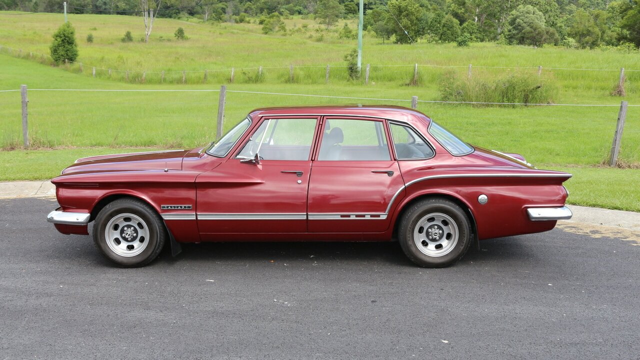 1962 CHRYSLER VALIANT 3 SP AUTOMATIC 4D SEDAN