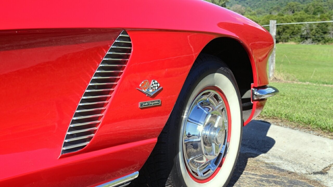 1962 CHEVROLET CORVETTE 4 SP MANUAL 2D ROADSTER