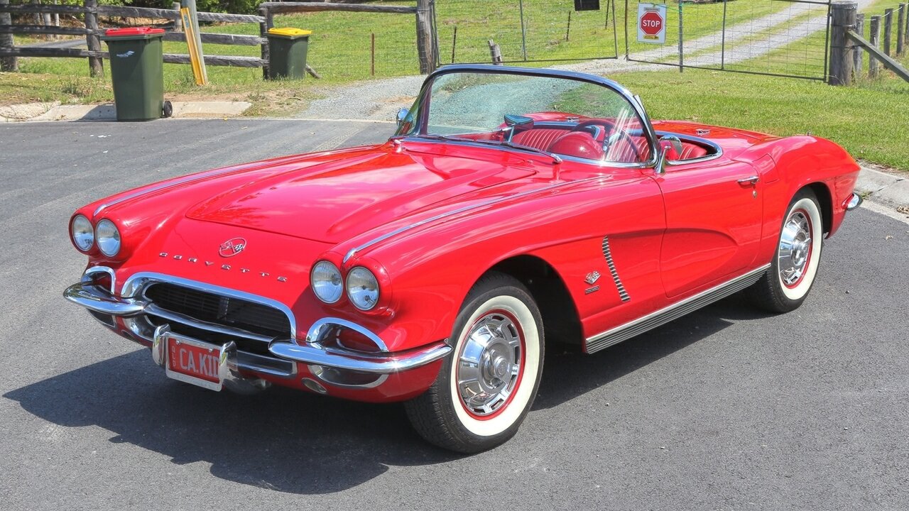 1962 CHEVROLET CORVETTE 4 SP MANUAL 2D ROADSTER