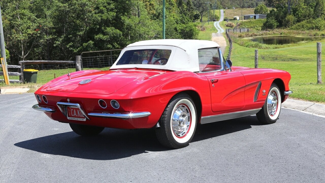 1962 CHEVROLET CORVETTE 4 SP MANUAL 2D ROADSTER