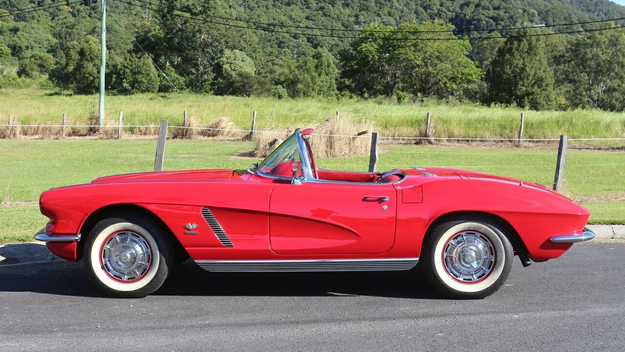 1962 CHEVROLET CORVETTE 4 SP MANUAL 2D ROADSTER