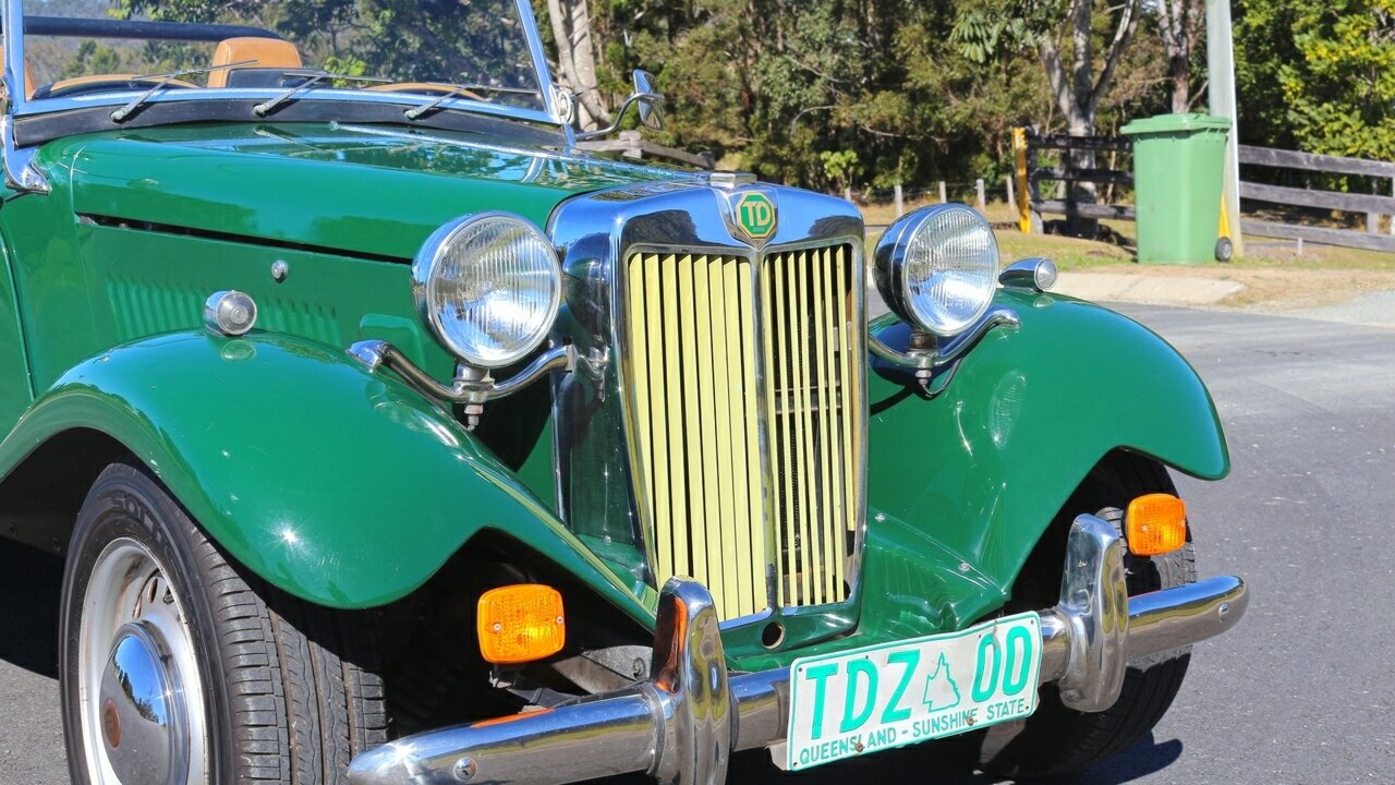 1989 TD 2000 5 SP MANUAL 2D ROADSTER
