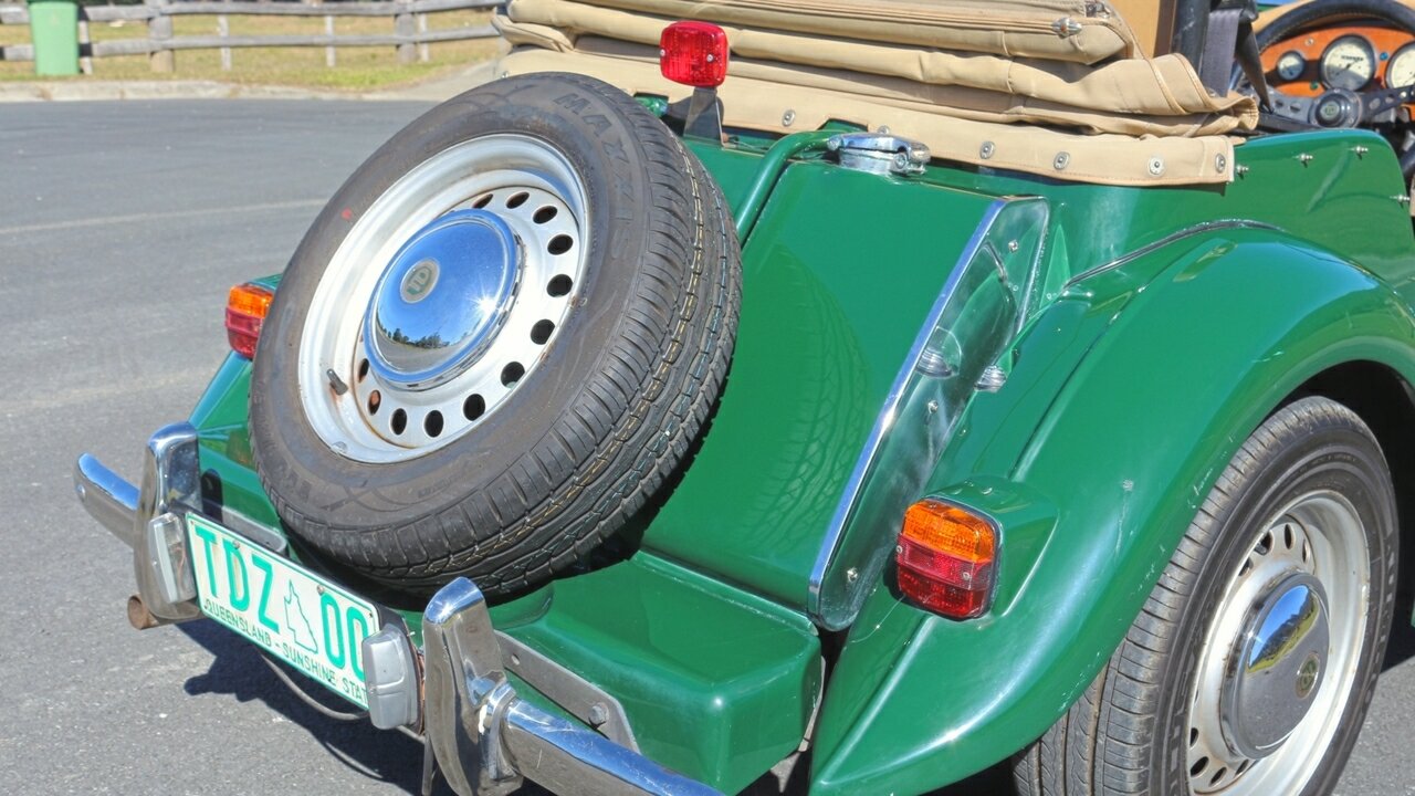 1989 TD 2000 5 SP MANUAL 2D ROADSTER