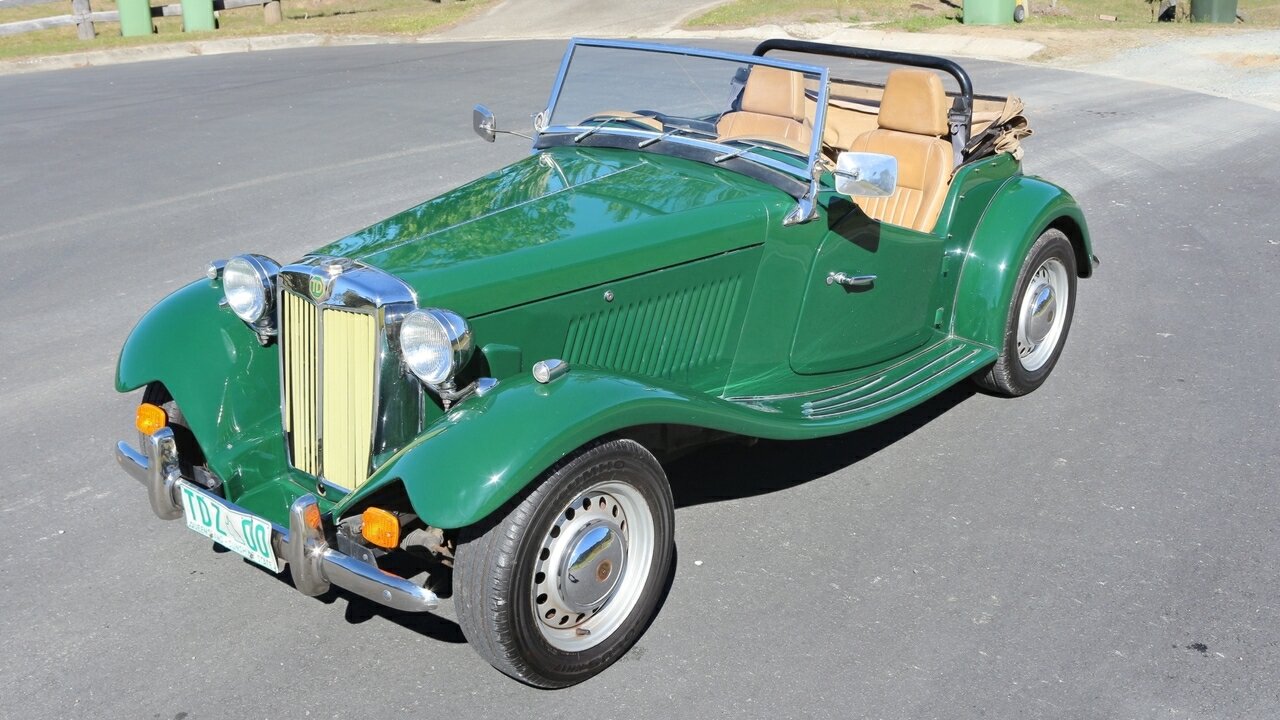 1989 TD 2000 5 SP MANUAL 2D ROADSTER