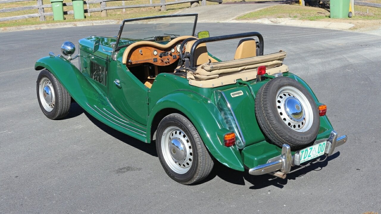 1989 TD 2000 5 SP MANUAL 2D ROADSTER