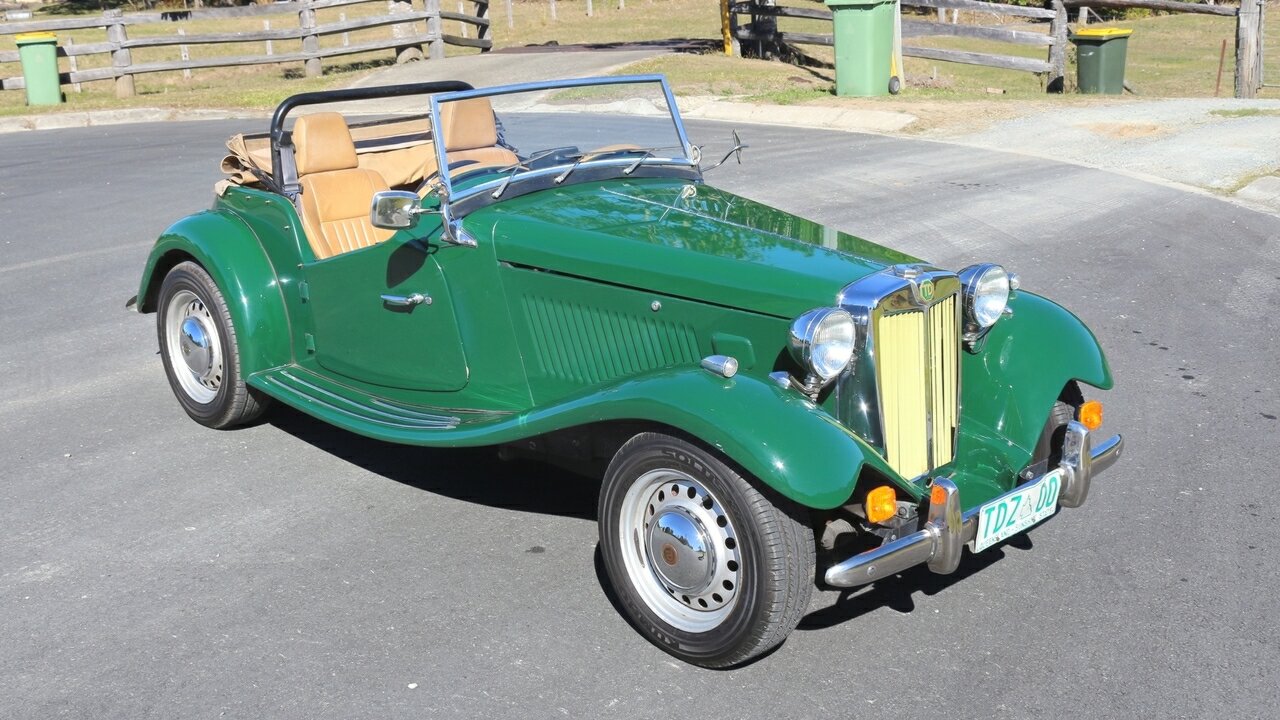 1989 TD 2000 5 SP MANUAL 2D ROADSTER