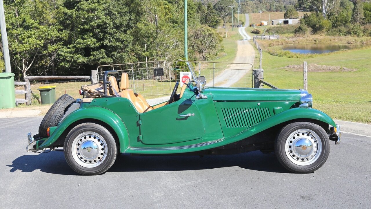 1989 TD 2000 5 SP MANUAL 2D ROADSTER