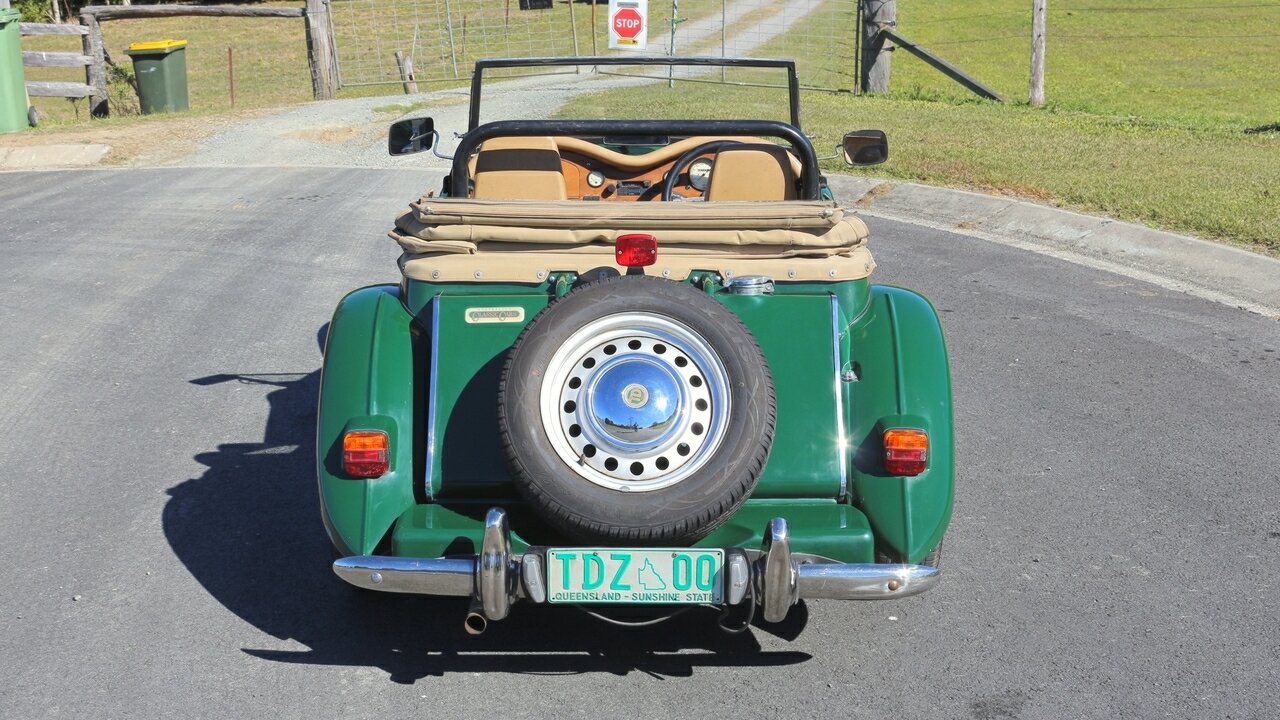 1989 TD 2000 5 SP MANUAL 2D ROADSTER