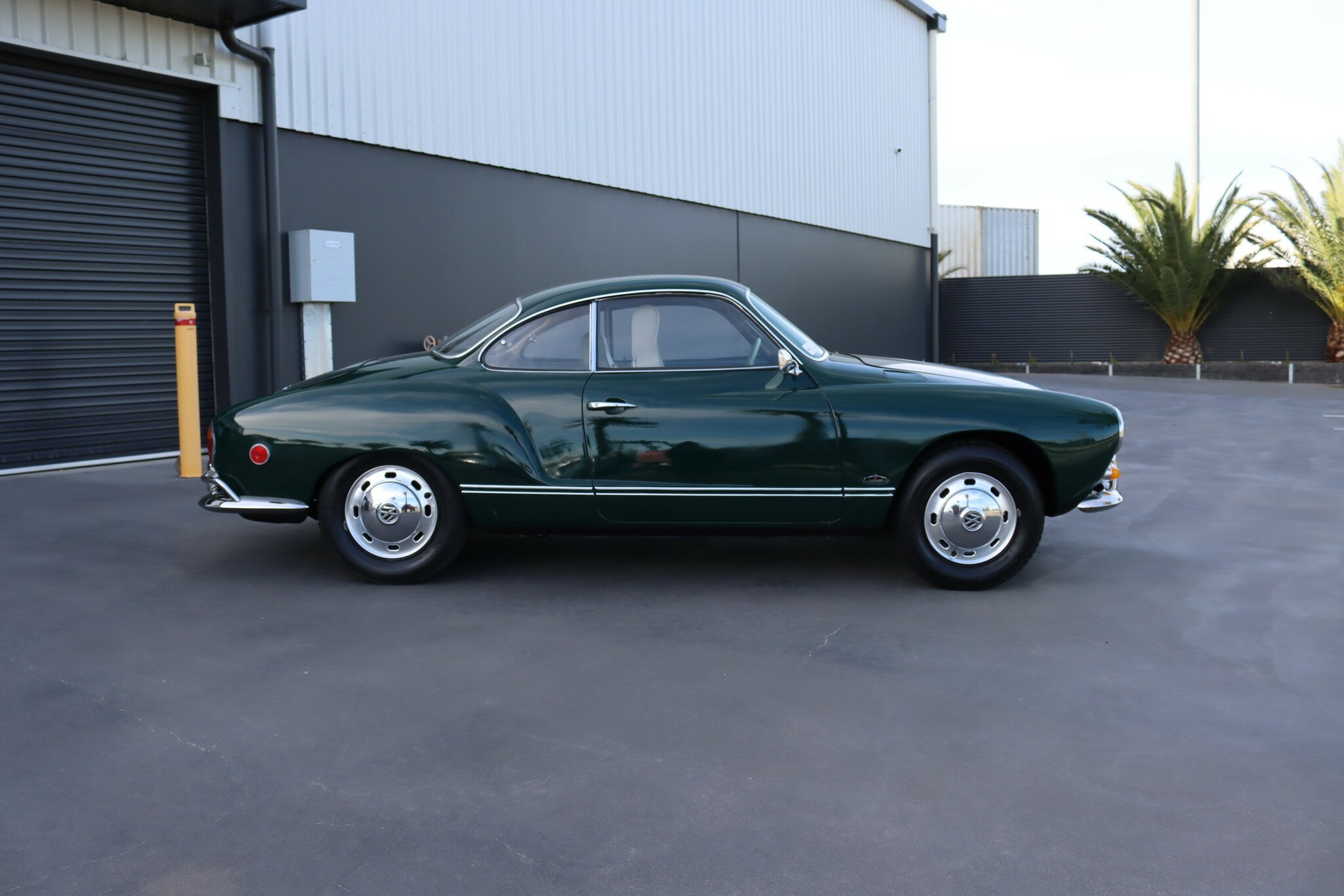 1968 VOLKSWAGEN KARMANN GHIA L 4 SP MANUAL 2D COUPE