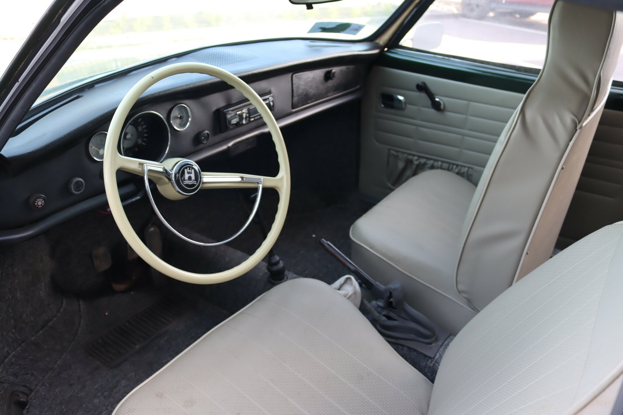 1968 VOLKSWAGEN KARMANN GHIA L 4 SP MANUAL 2D COUPE