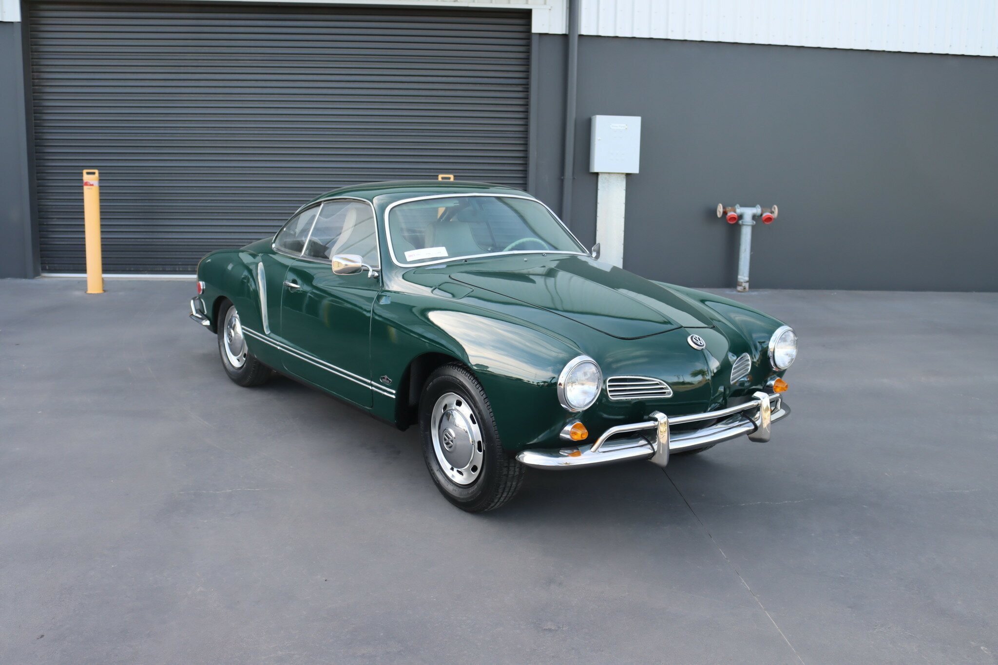 1968 VOLKSWAGEN KARMANN GHIA L 4 SP MANUAL 2D COUPE