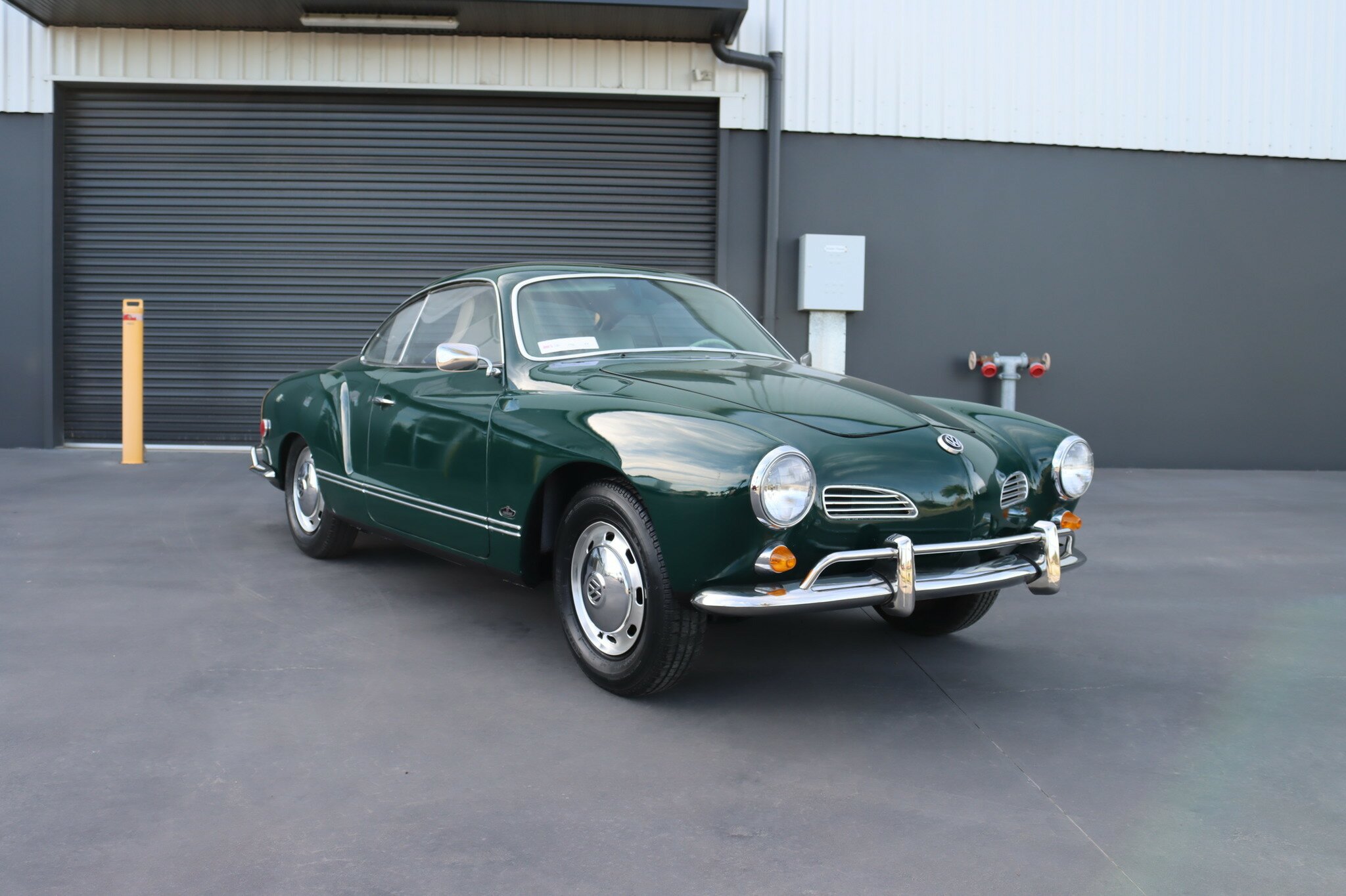 1968 VOLKSWAGEN KARMANN GHIA L 4 SP MANUAL 2D COUPE