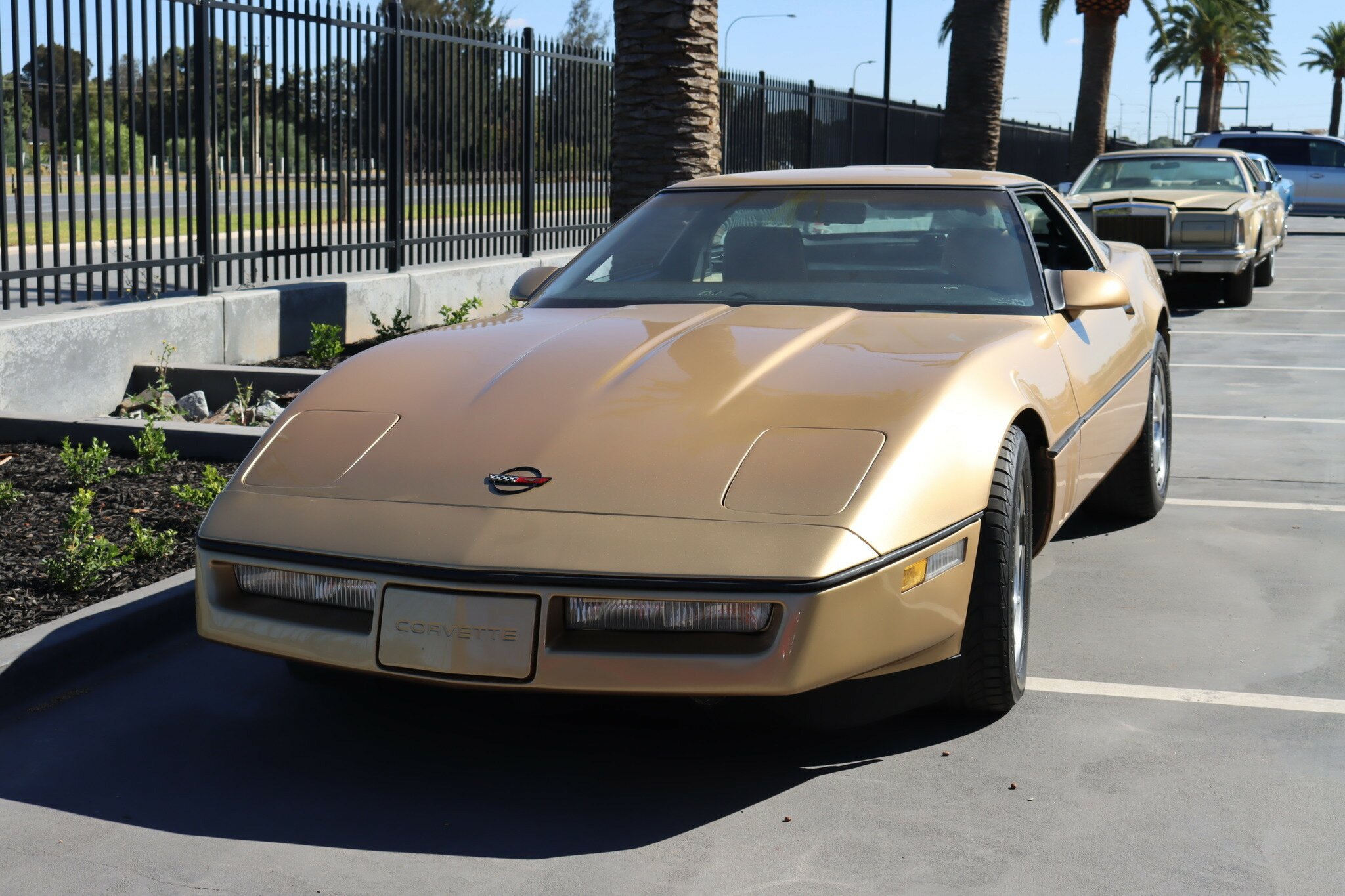 1987 CHEVROLET CORVETTE C4 4 SP AUTOMATIC 2D COUPE