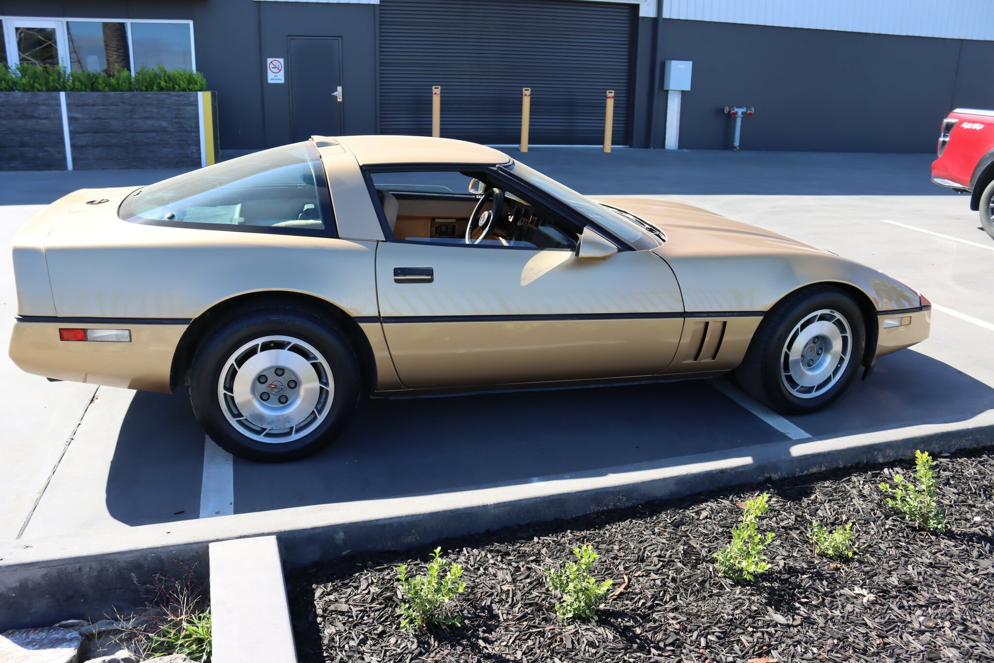 1987 CHEVROLET CORVETTE C4 4 SP AUTOMATIC 2D COUPE