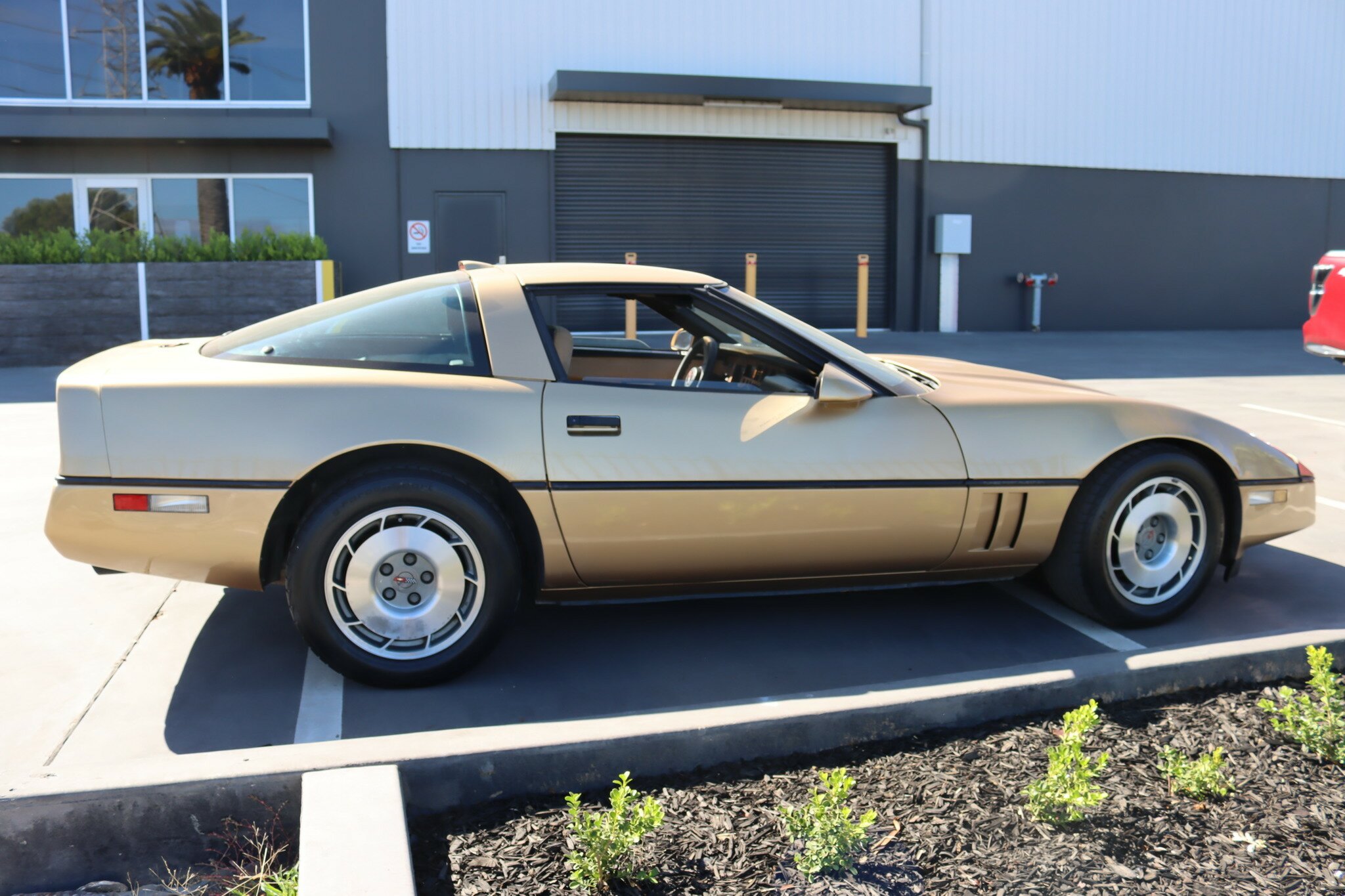 1987 CHEVROLET CORVETTE C4 4 SP AUTOMATIC 2D COUPE