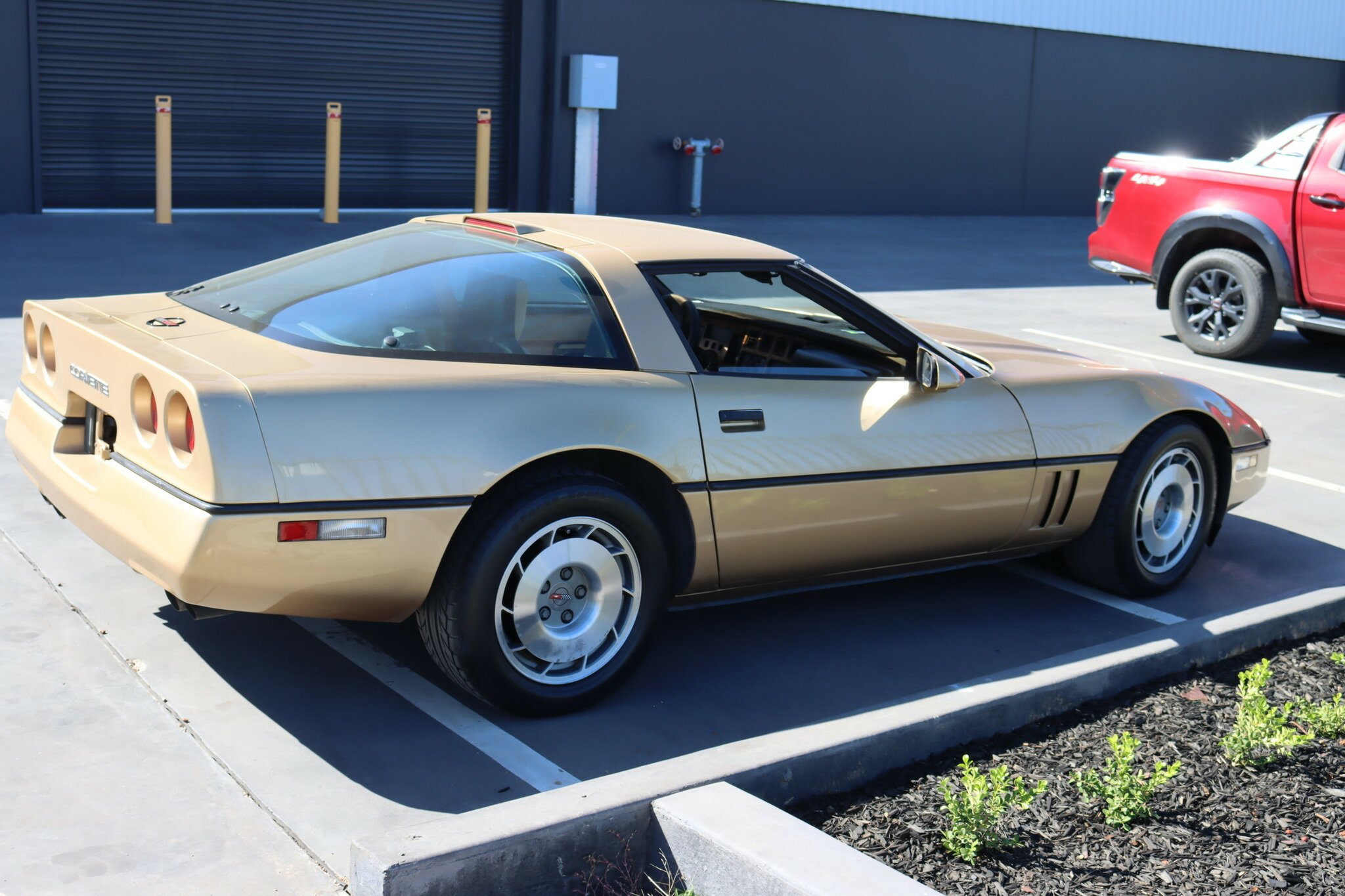 1987 CHEVROLET CORVETTE C4 4 SP AUTOMATIC 2D COUPE
