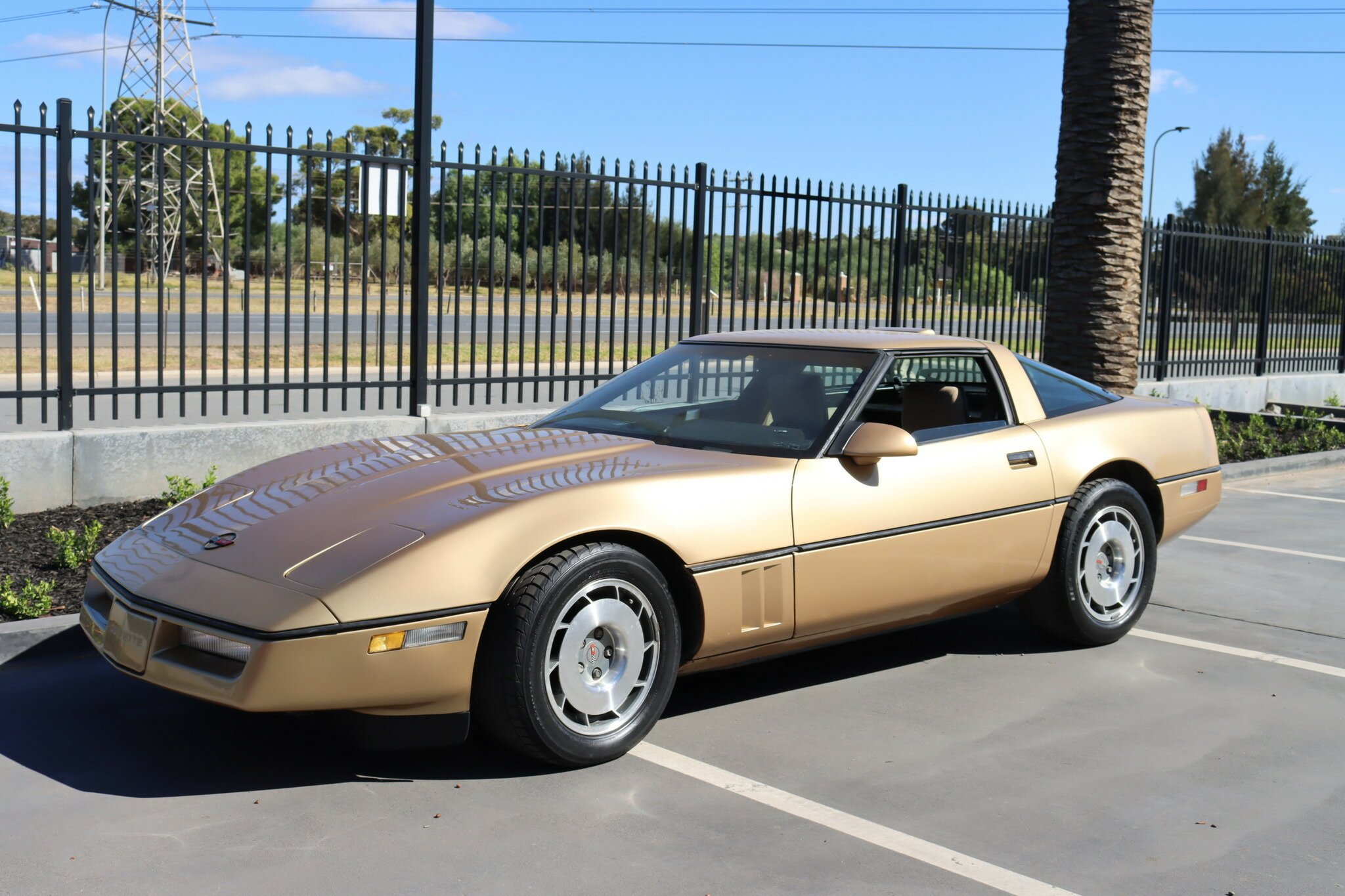 1987 CHEVROLET CORVETTE C4 4 SP AUTOMATIC 2D COUPE