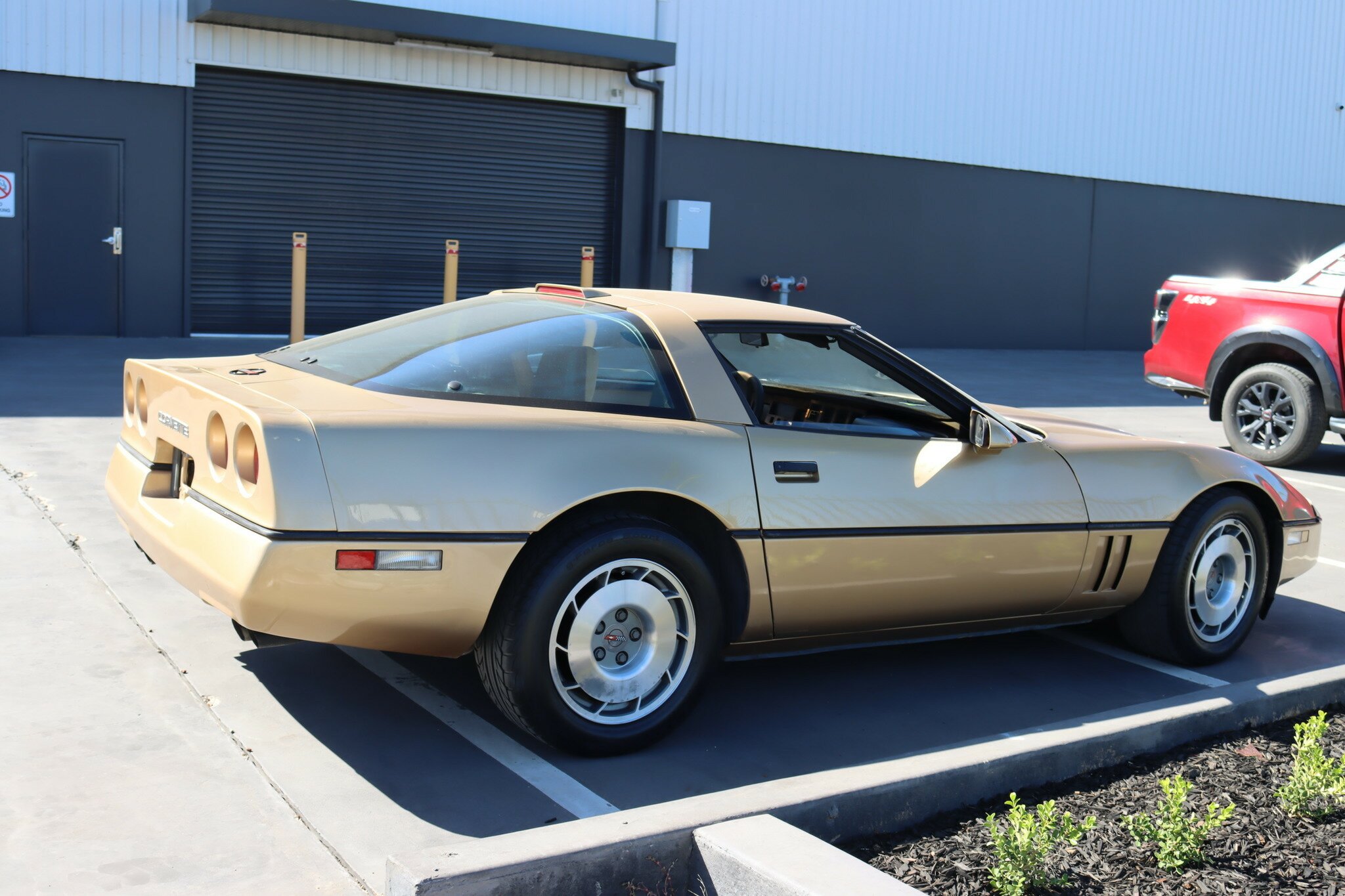 1987 CHEVROLET CORVETTE C4 4 SP AUTOMATIC 2D COUPE