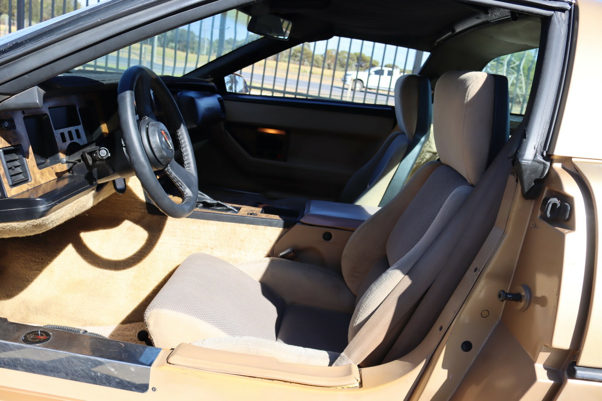 1987 CHEVROLET CORVETTE C4 4 SP AUTOMATIC 2D COUPE