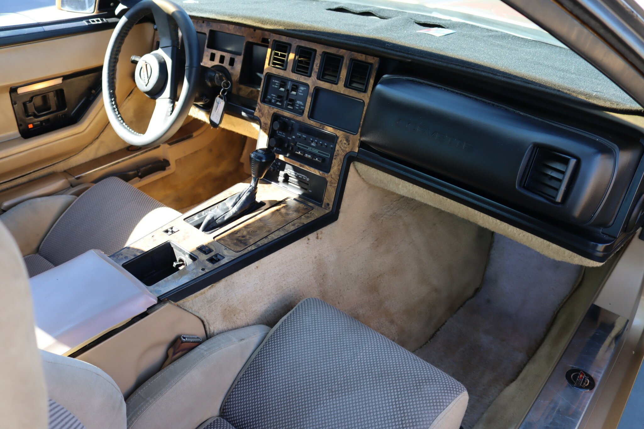 1987 CHEVROLET CORVETTE C4 4 SP AUTOMATIC 2D COUPE