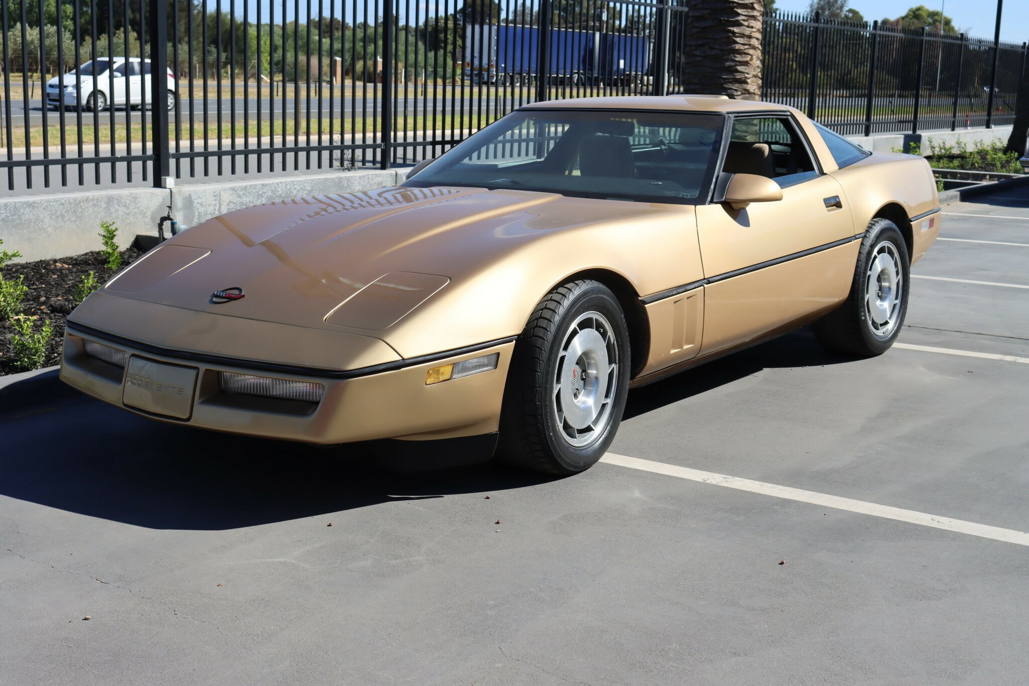 1987 CHEVROLET CORVETTE C4 4 SP AUTOMATIC 2D COUPE
