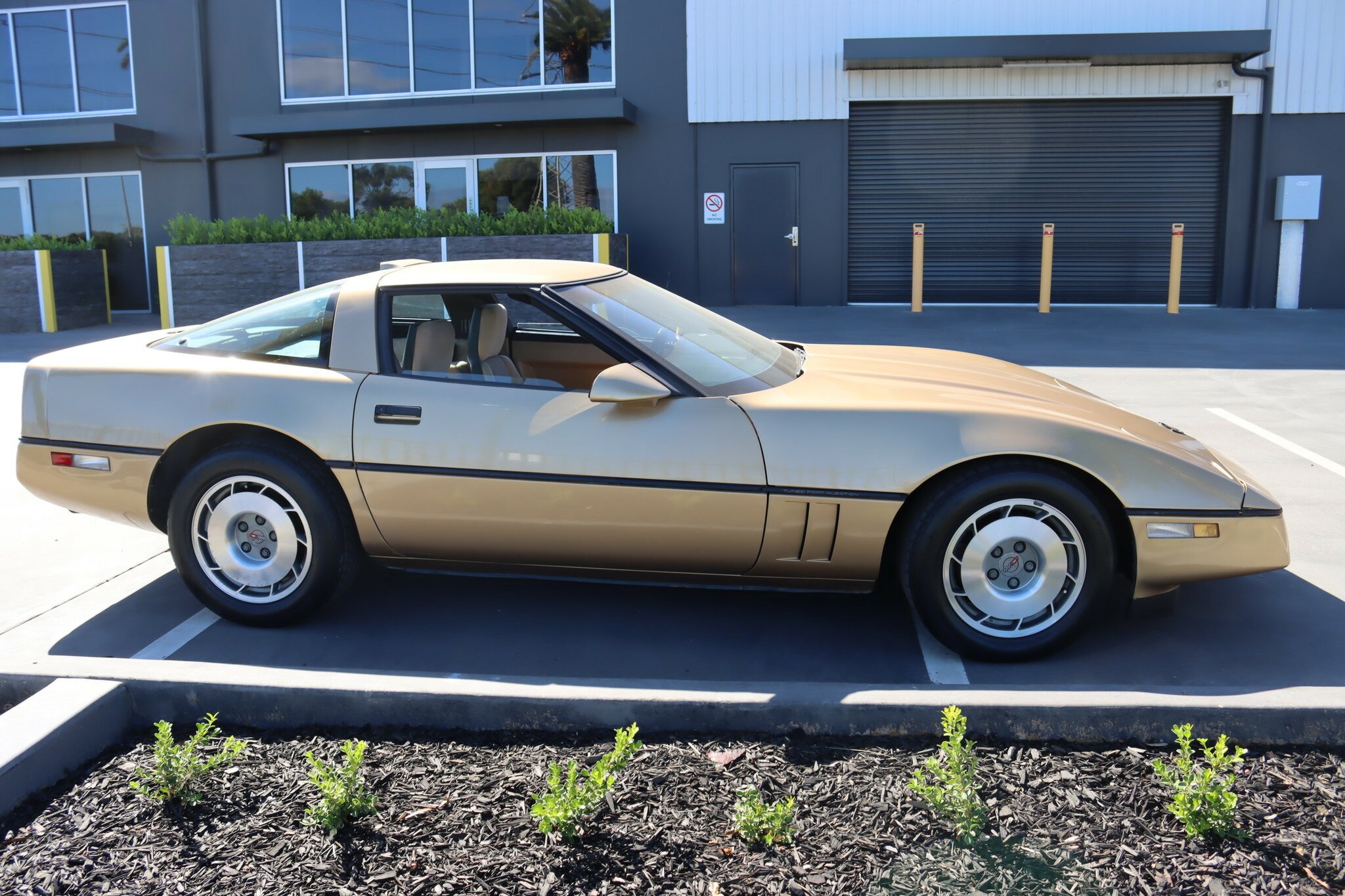 1987 CHEVROLET CORVETTE C4 4 SP AUTOMATIC 2D COUPE
