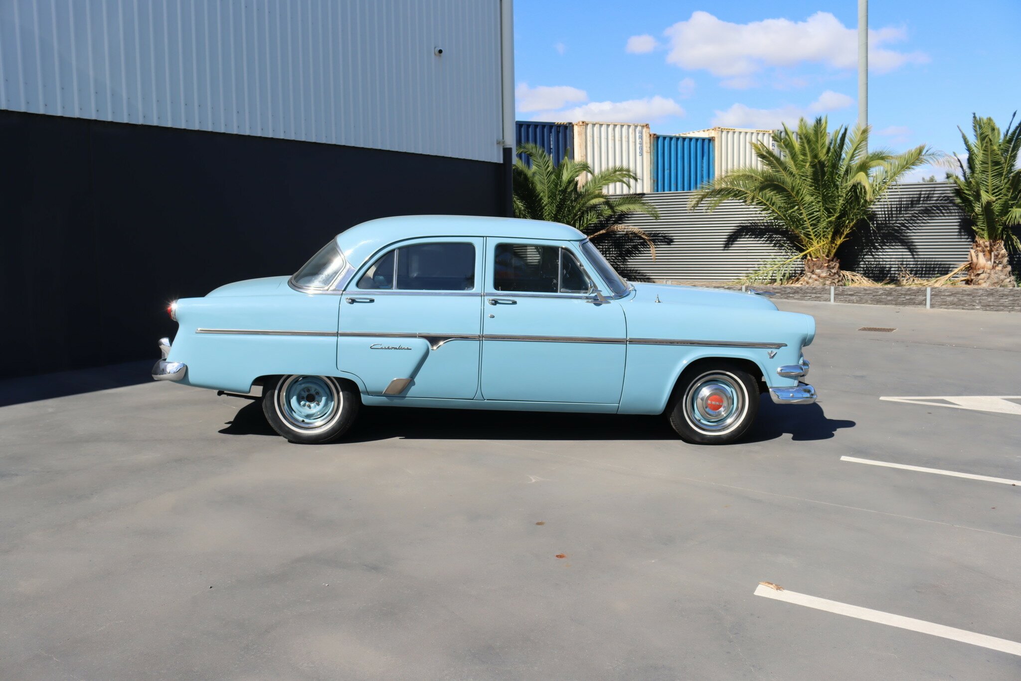 1954 FORD CUSTOMLINE SEDAN