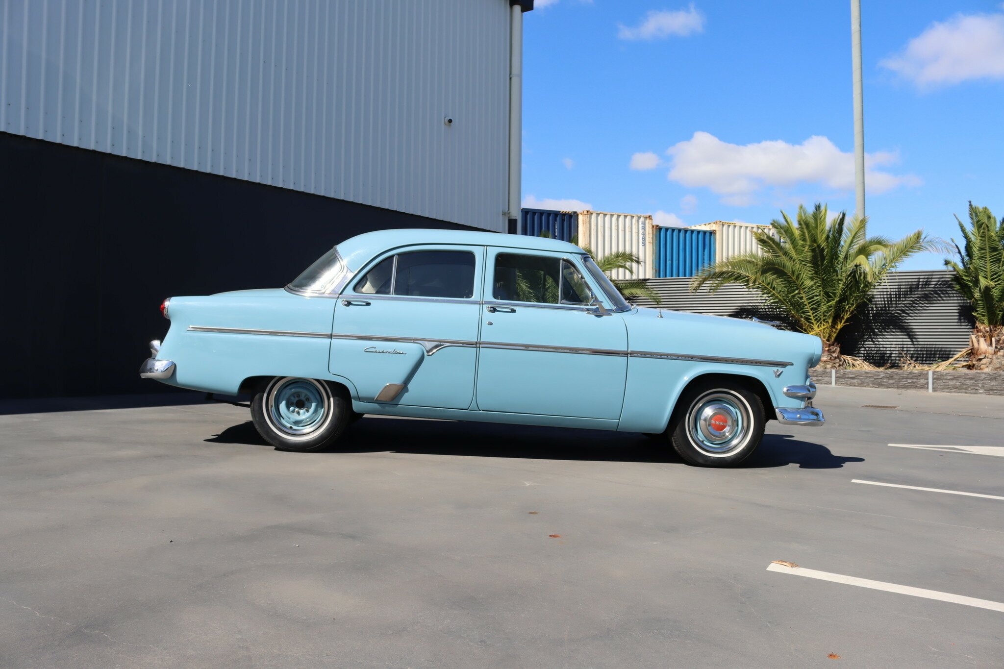 1954 FORD CUSTOMLINE SEDAN