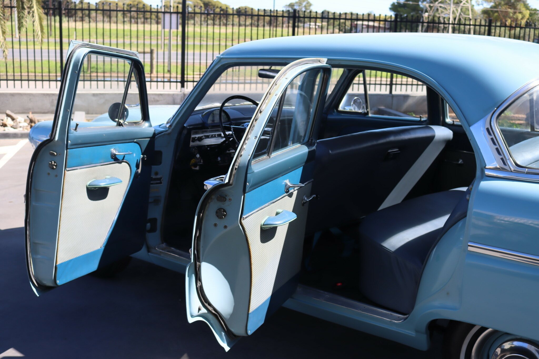 1954 FORD CUSTOMLINE SEDAN