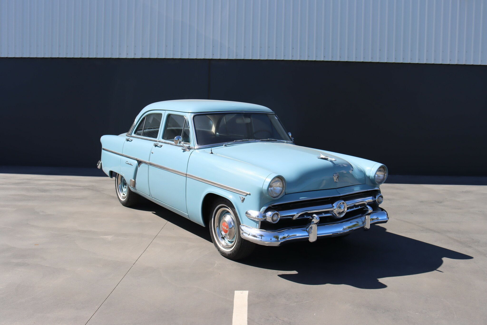 1954 FORD CUSTOMLINE SEDAN