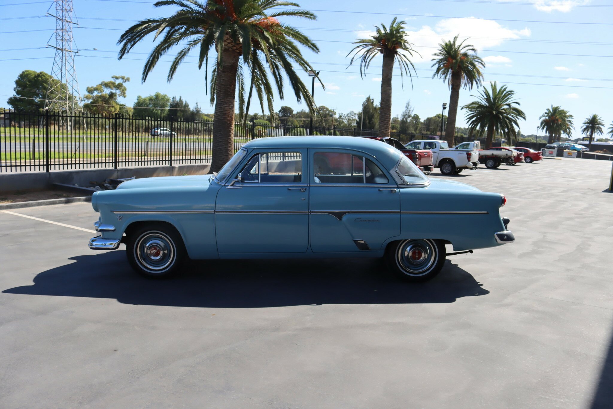 1954 FORD CUSTOMLINE SEDAN