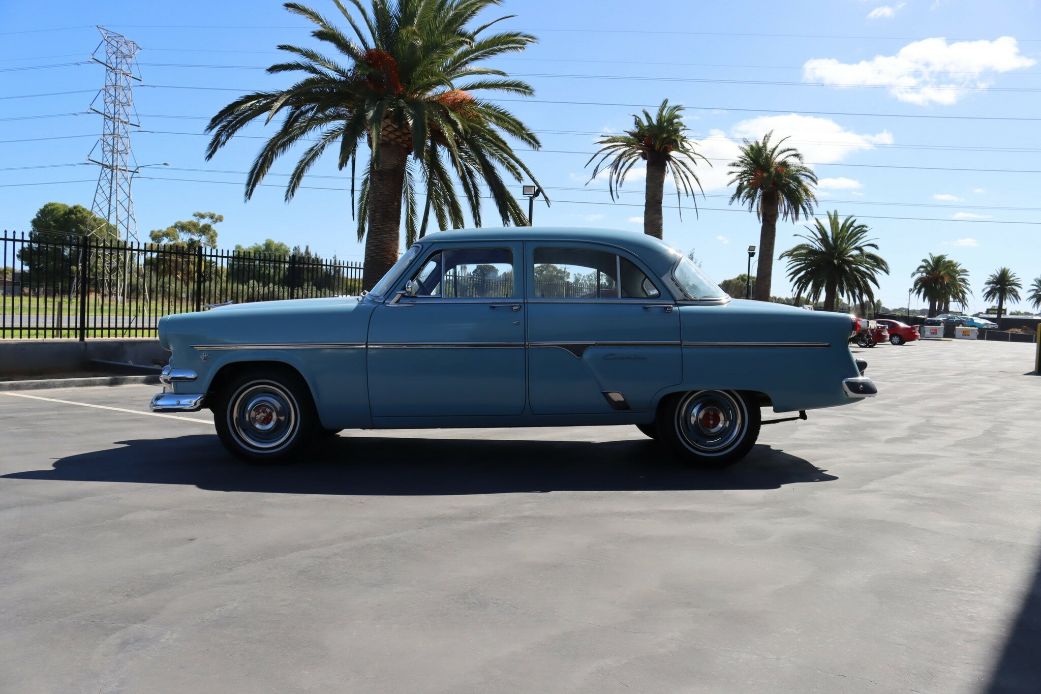 1954 FORD CUSTOMLINE SEDAN
