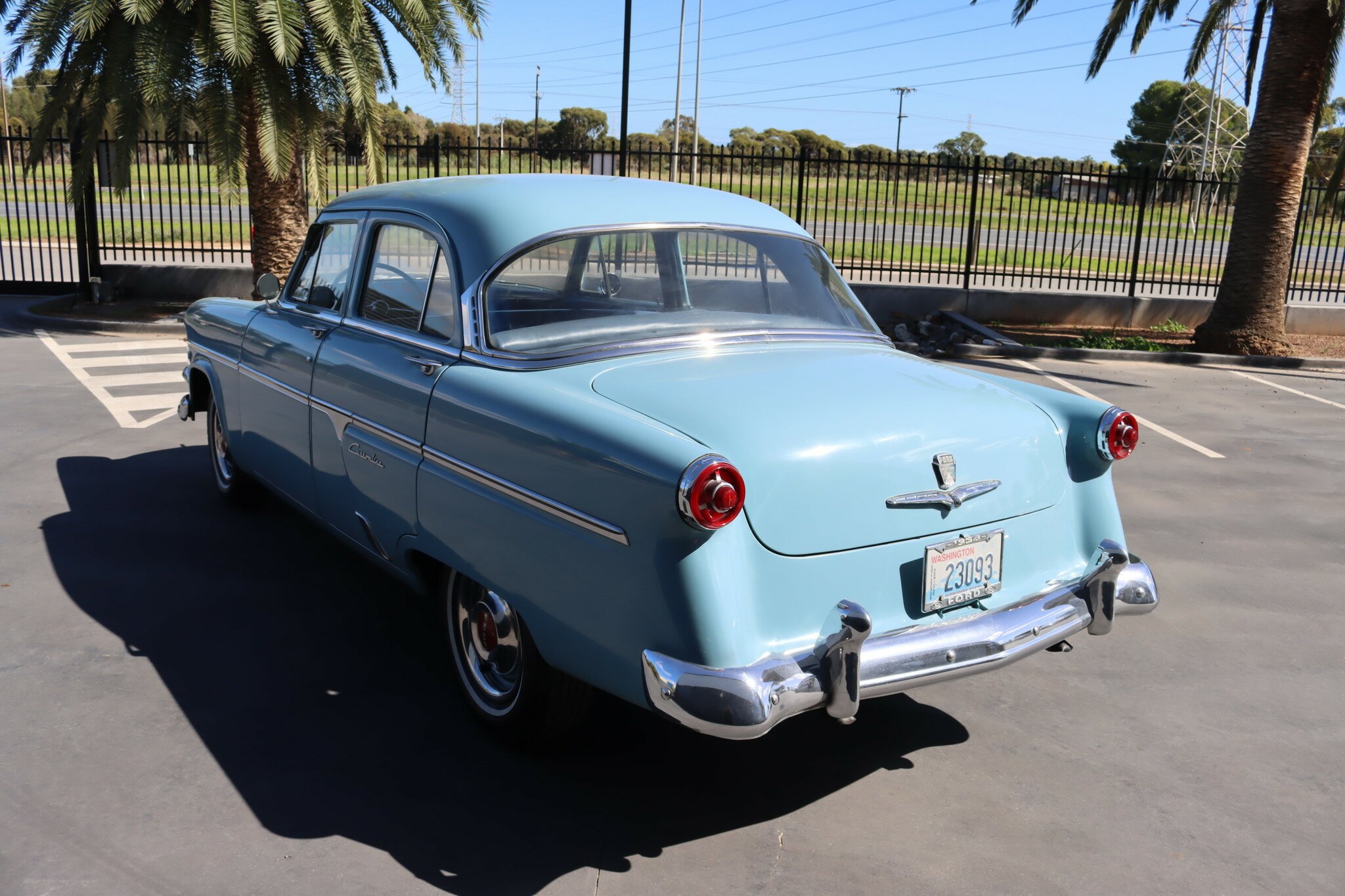 1954 FORD CUSTOMLINE SEDAN