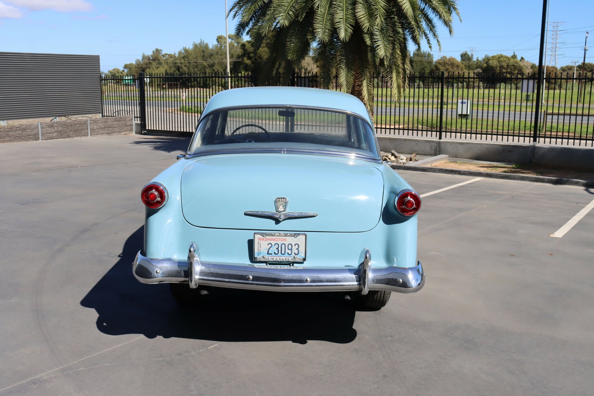 1954 FORD CUSTOMLINE SEDAN