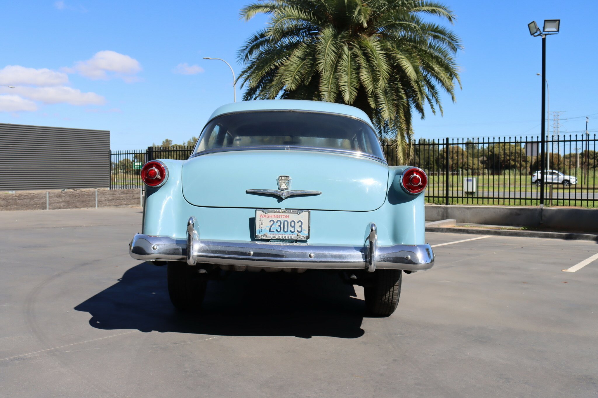 1954 FORD CUSTOMLINE SEDAN