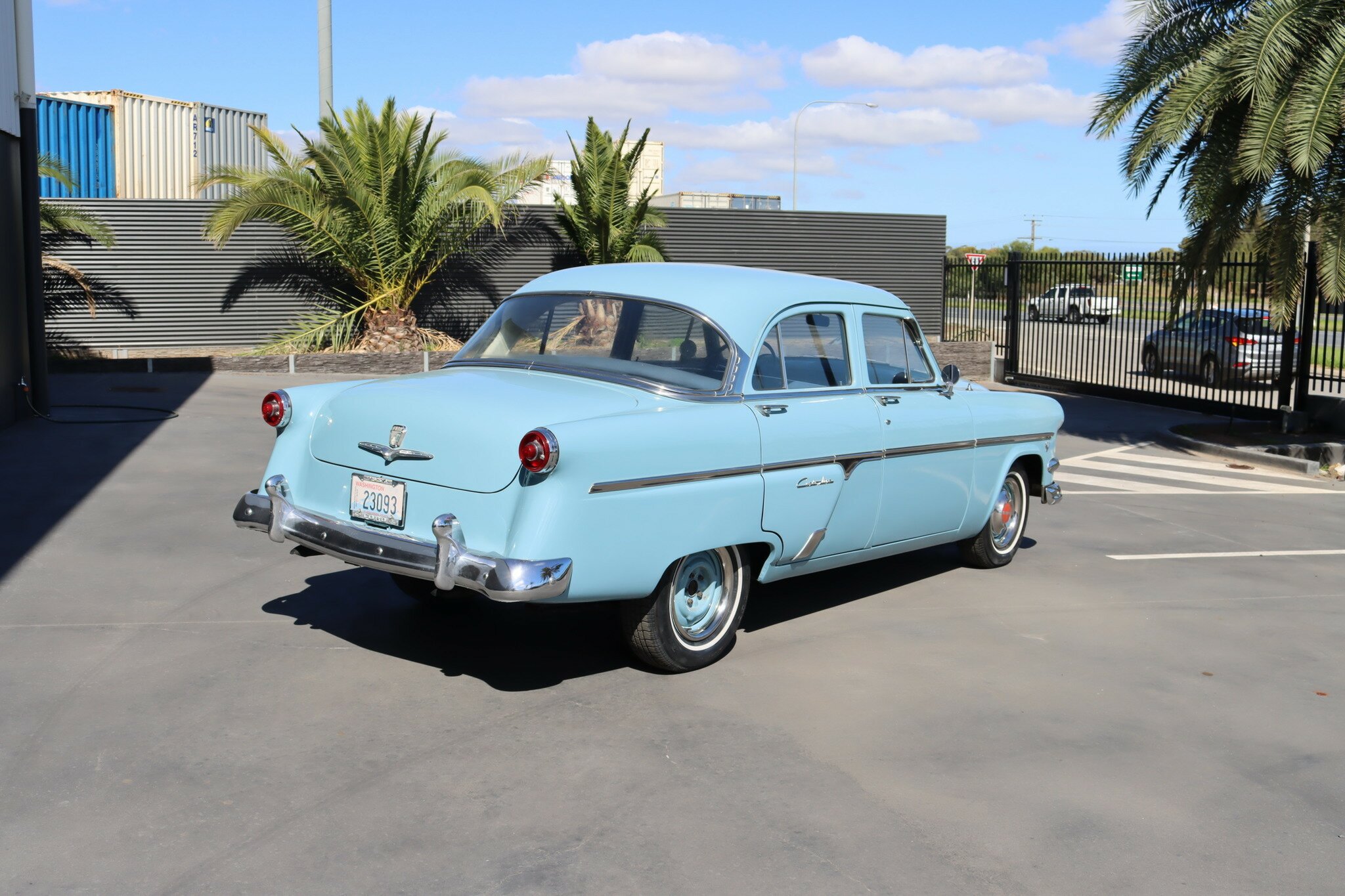 1954 FORD CUSTOMLINE SEDAN