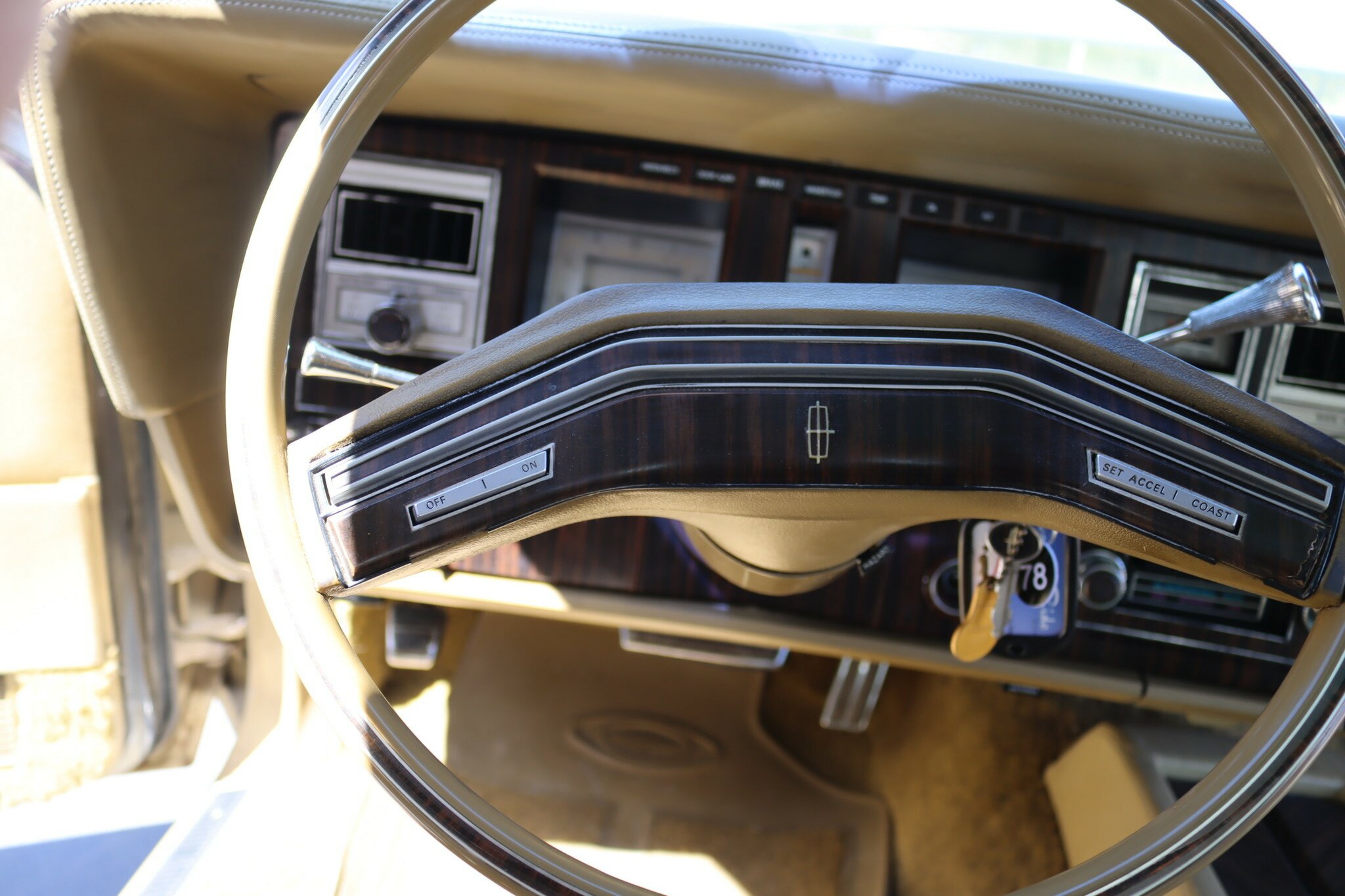 1978 LINCOLN CONTINENTAL MARK V COUPE
