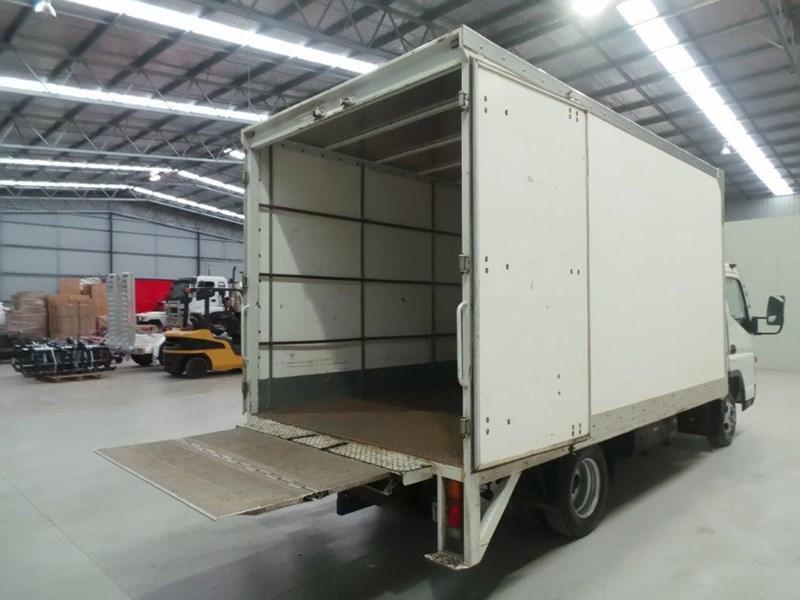 2012 FUSO CANTER 515