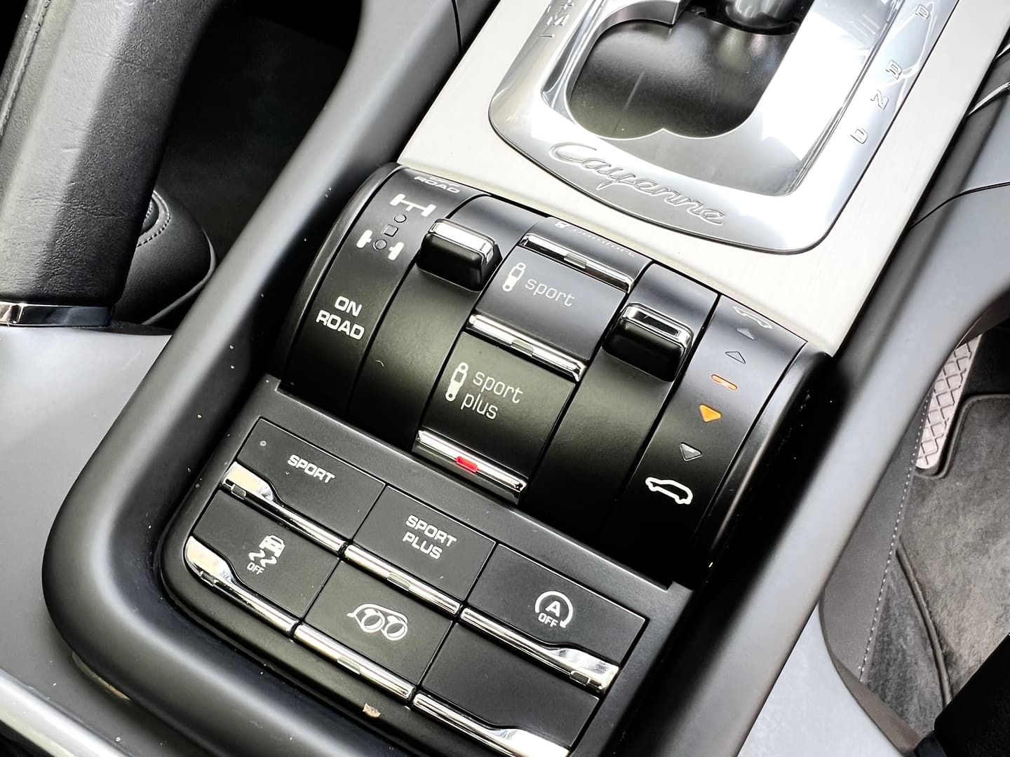 2017 PORSCHE CAYENNE GTS 92A AUTO 4X4 MY17 WAGON