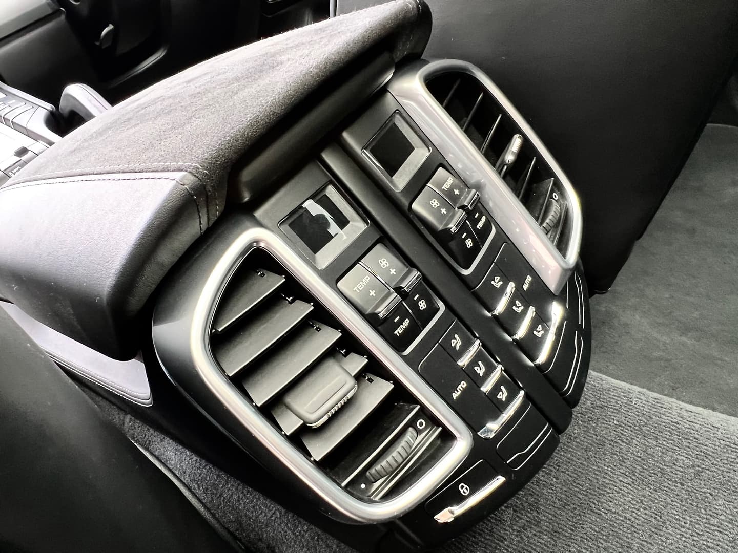 2017 PORSCHE CAYENNE GTS 92A AUTO 4X4 MY17 WAGON
