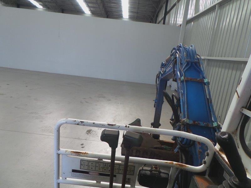 TAKEUCHI TB25FR