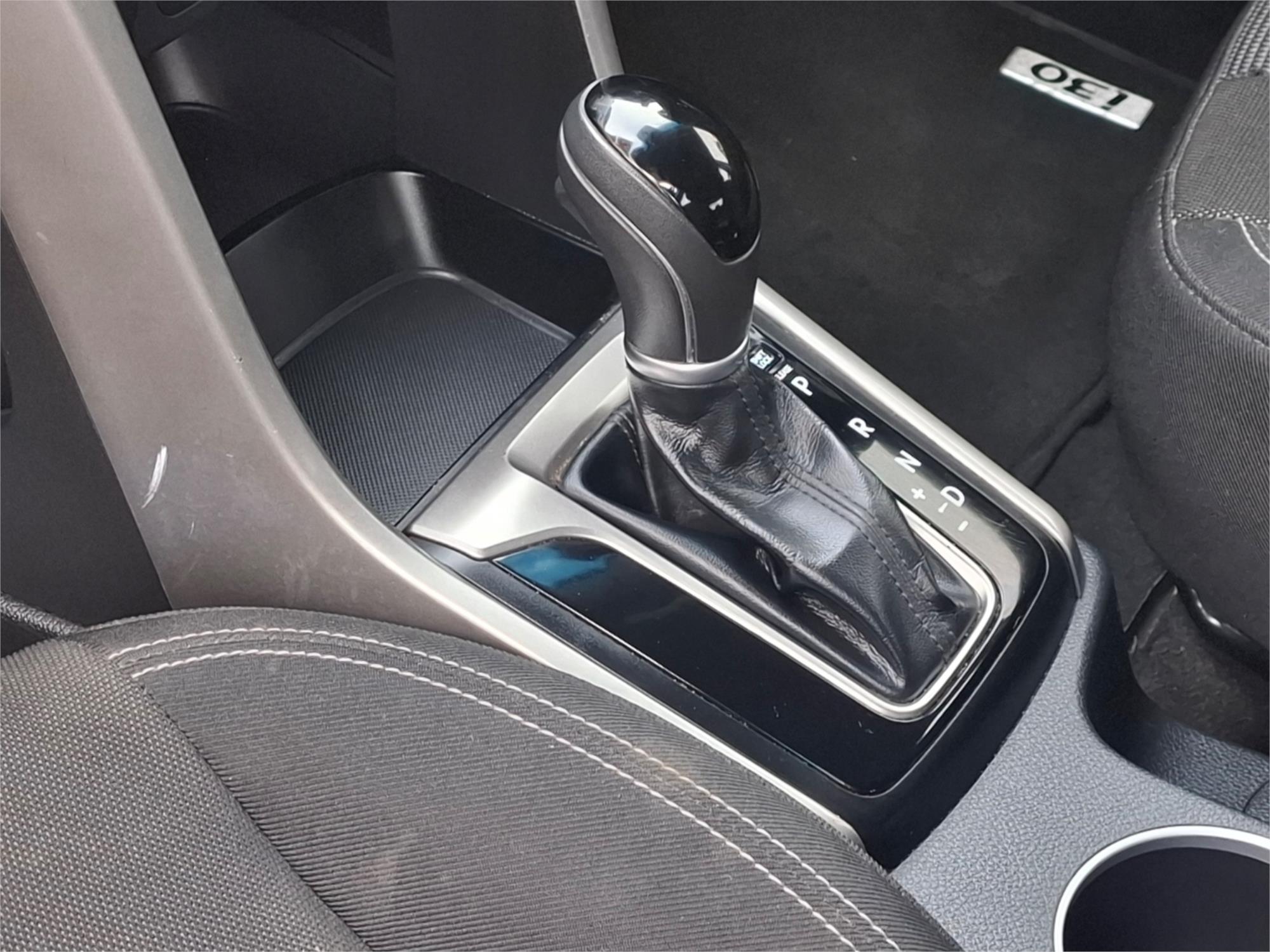 2016 HYUNDAI i30 GD4 SERIES 2 ACTIVE 6 SP AUTOMATIC 5D HATCHBACK