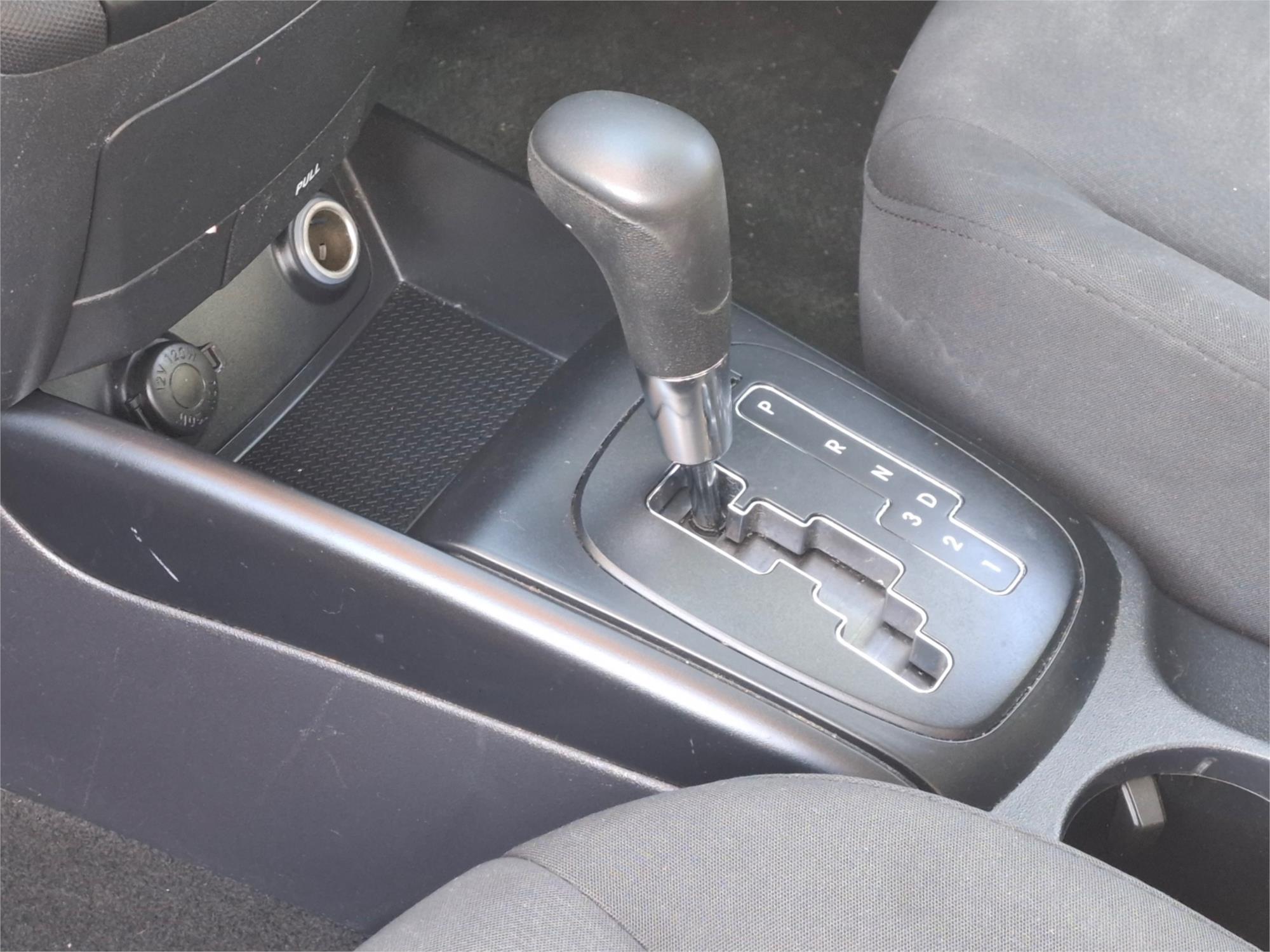 2010 HYUNDAI i30 FD MY10 SX 1.6 CRDi 4 SP AUTOMATIC 5D HATCHBACK