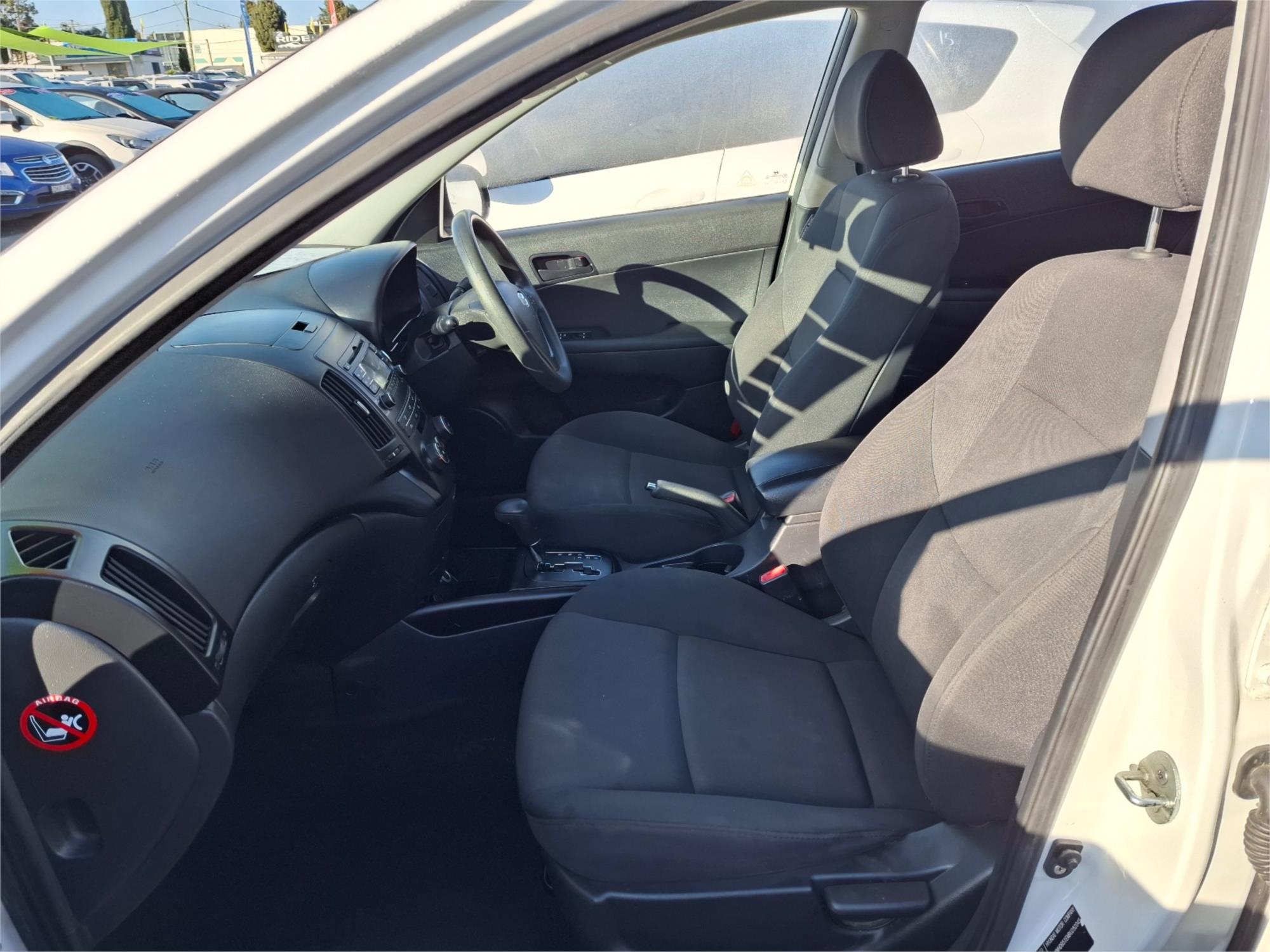 2010 HYUNDAI i30 FD MY10 SX 1.6 CRDi 4 SP AUTOMATIC 5D HATCHBACK