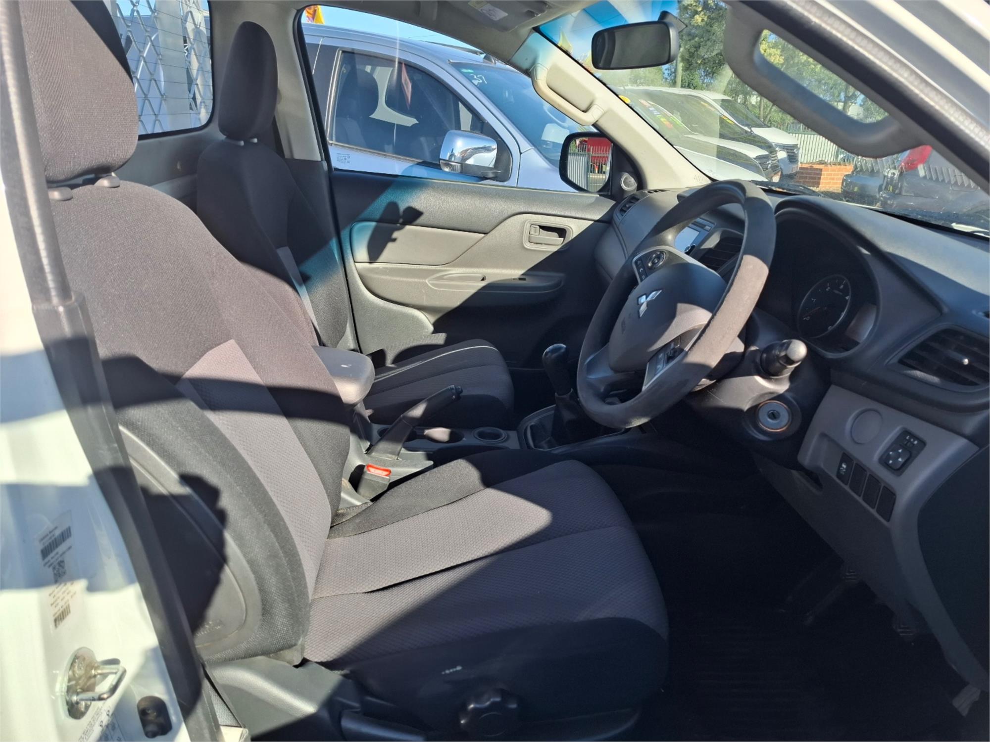 2017 MITSUBISHI TRITON MQ MY17 GLX (4x4) 6 SP MANUAL C/CHAS