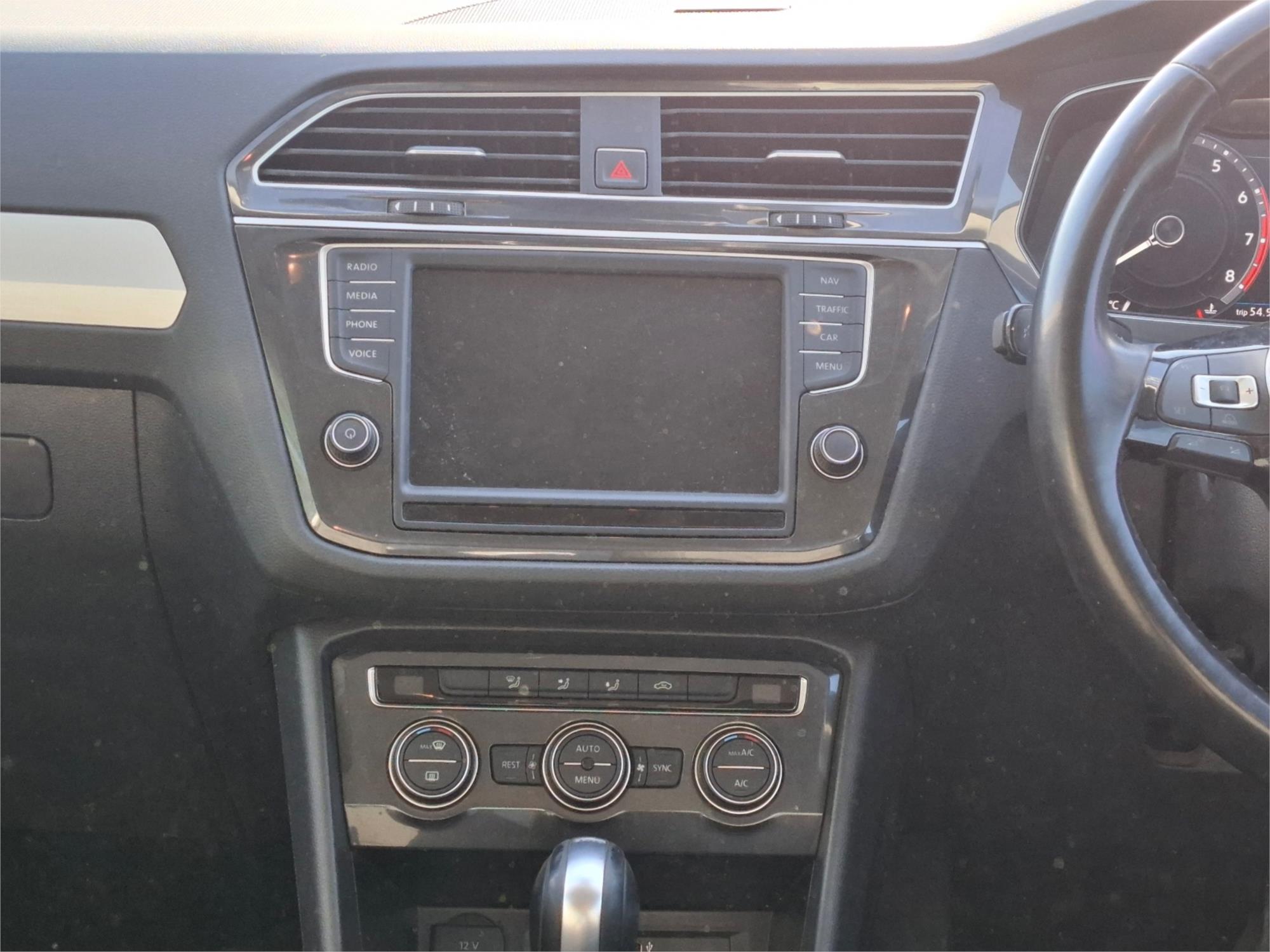 2017 VOLKSWAGEN TIGUAN 5NA 110 TSI TRENDLINE 6 SP AUTO DIRECT SHIFT 4D WAGON