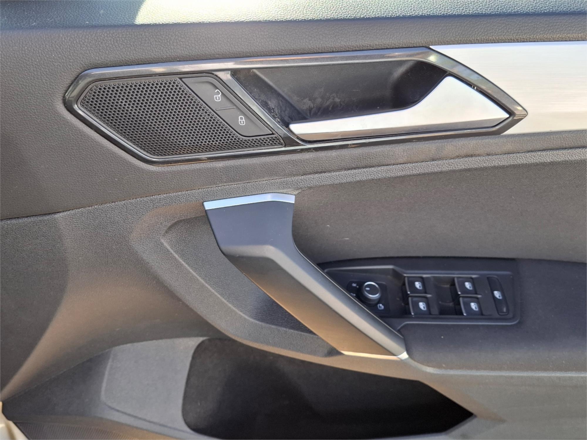 2017 VOLKSWAGEN TIGUAN 5NA 110 TSI TRENDLINE 6 SP AUTO DIRECT SHIFT 4D WAGON