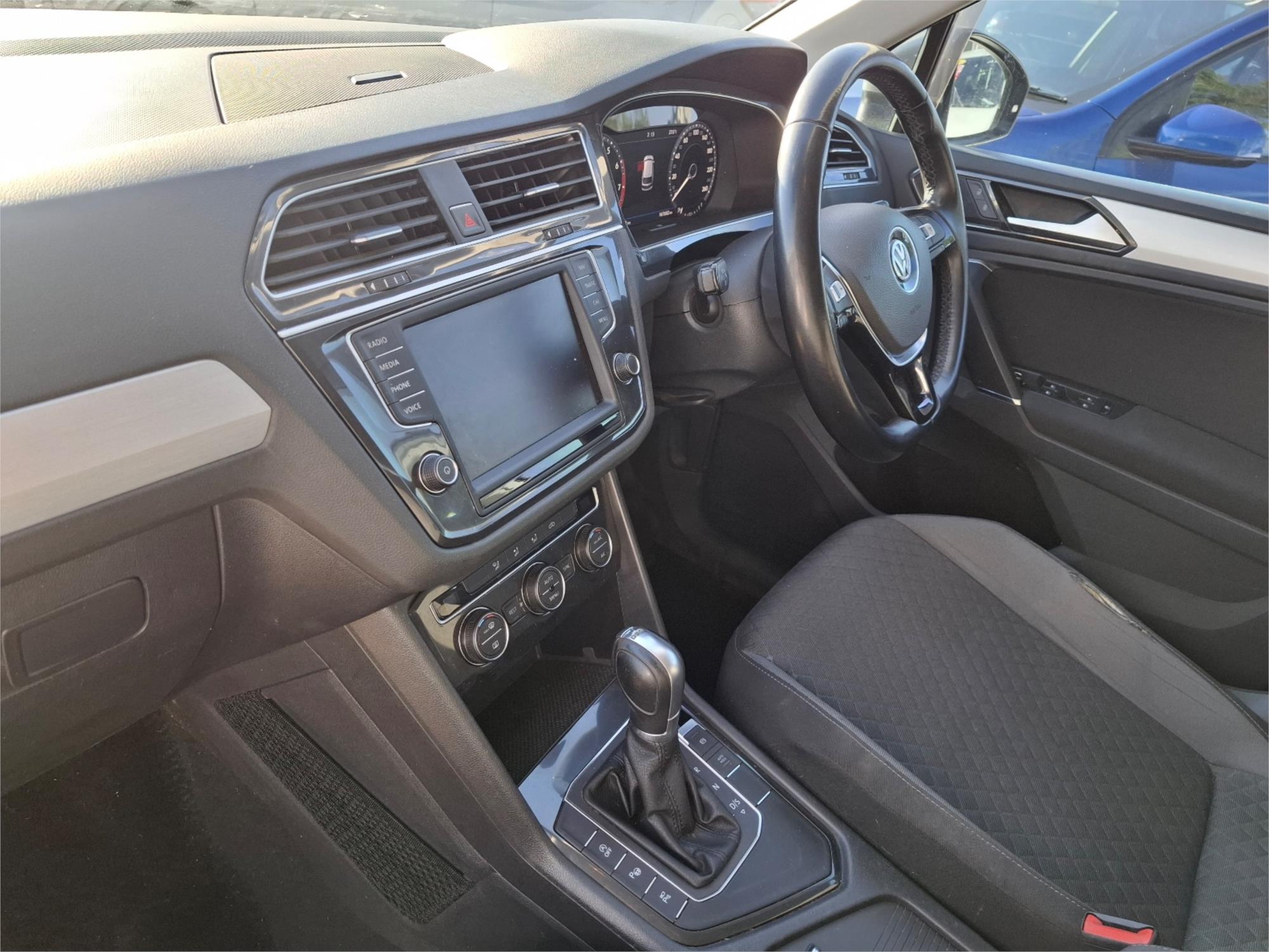 2017 VOLKSWAGEN TIGUAN 5NA 110 TSI TRENDLINE 6 SP AUTO DIRECT SHIFT 4D WAGON