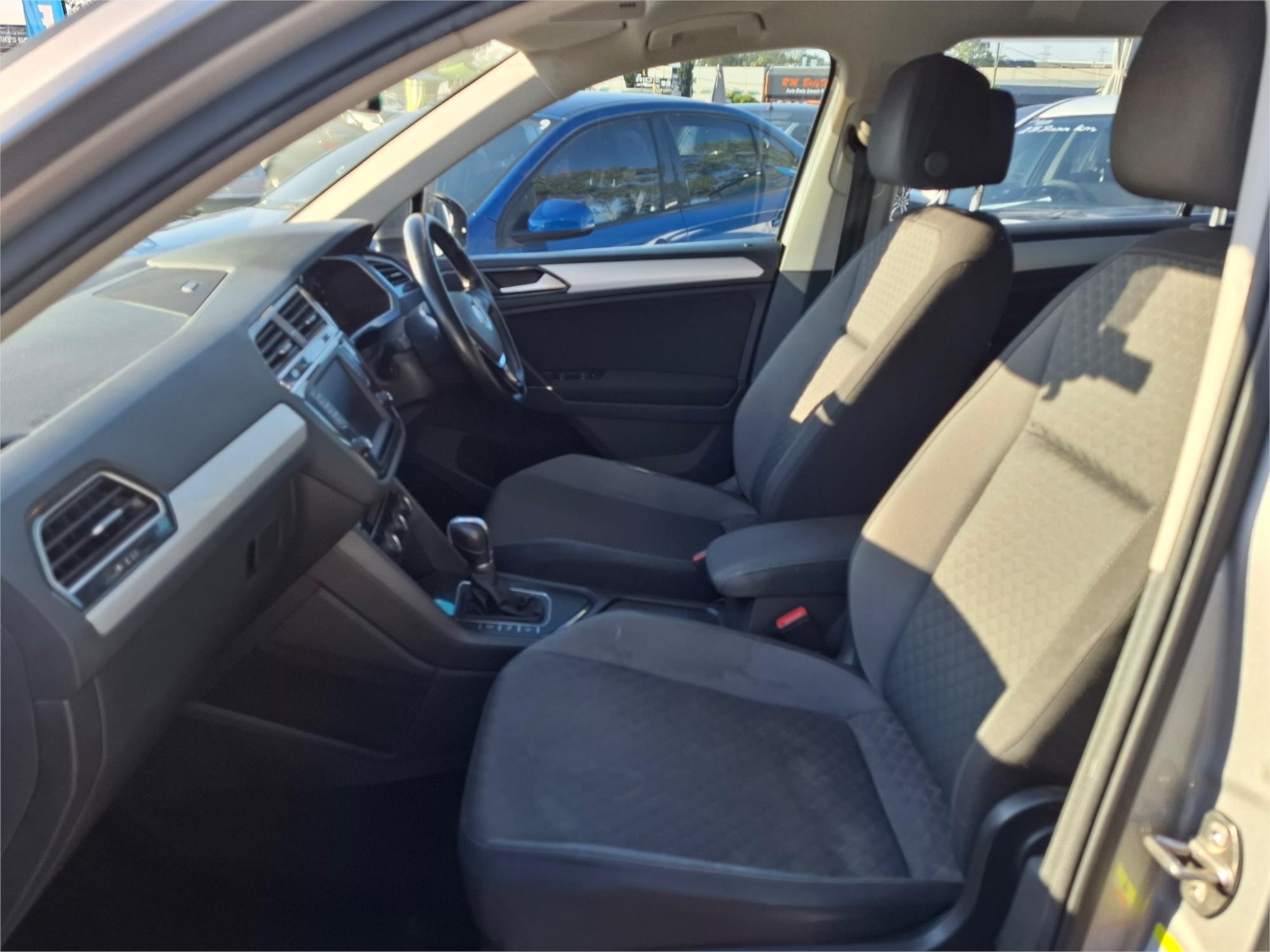 2017 VOLKSWAGEN TIGUAN 5NA 110 TSI TRENDLINE 6 SP AUTO DIRECT SHIFT 4D WAGON