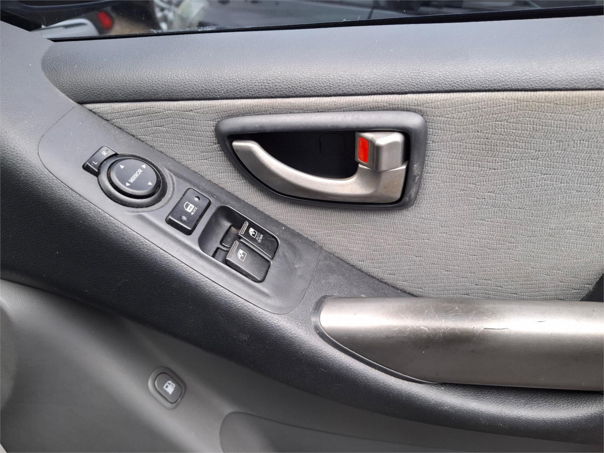 2012 HYUNDAI iMAX TQ-W AUTOMATIC VAN